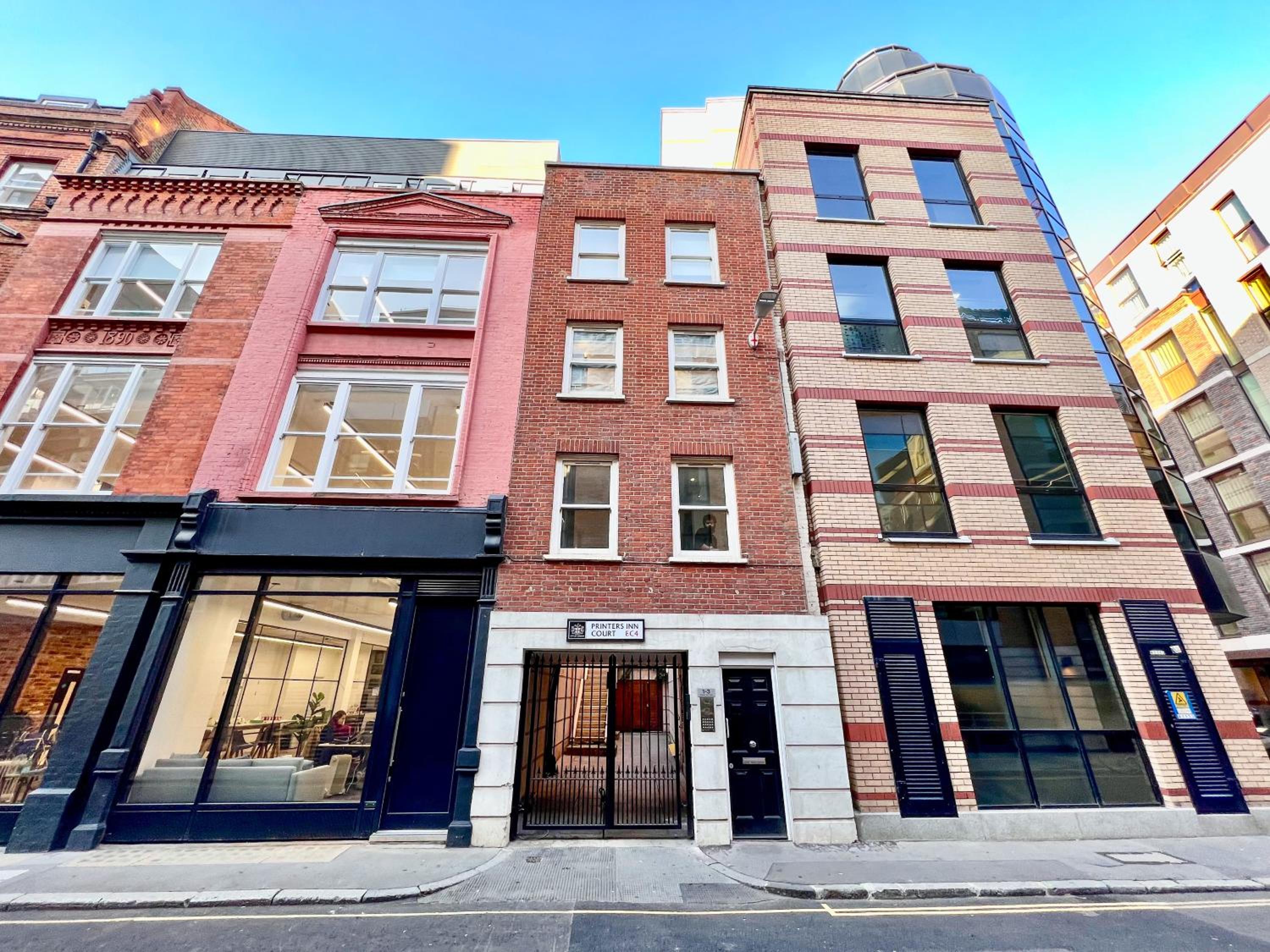 Excellent Entire Apartment Between St Pauls Cathedral and Covent Garden