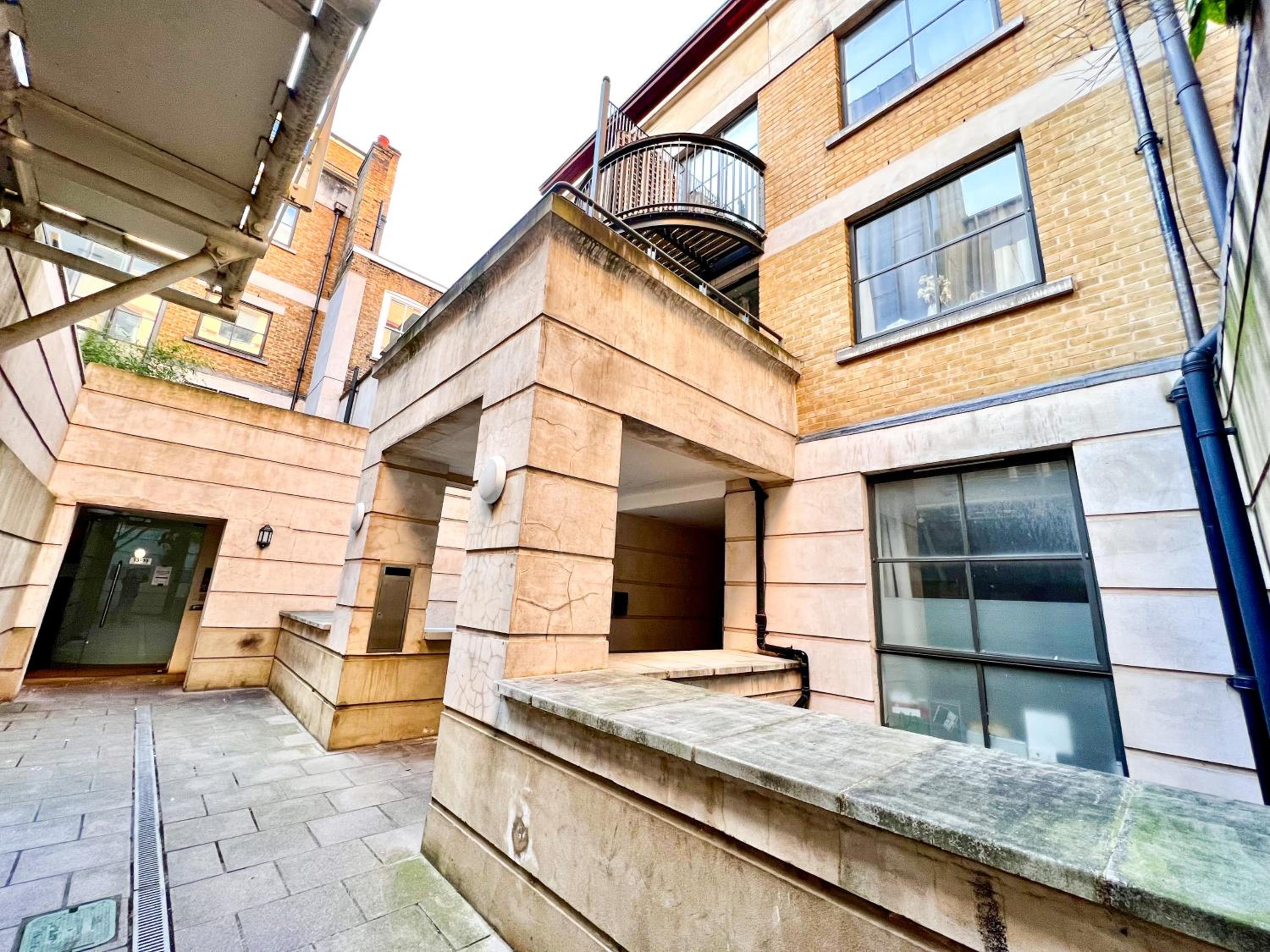 Excellent Entire Apartment Between St Pauls Cathedral and Covent Garden