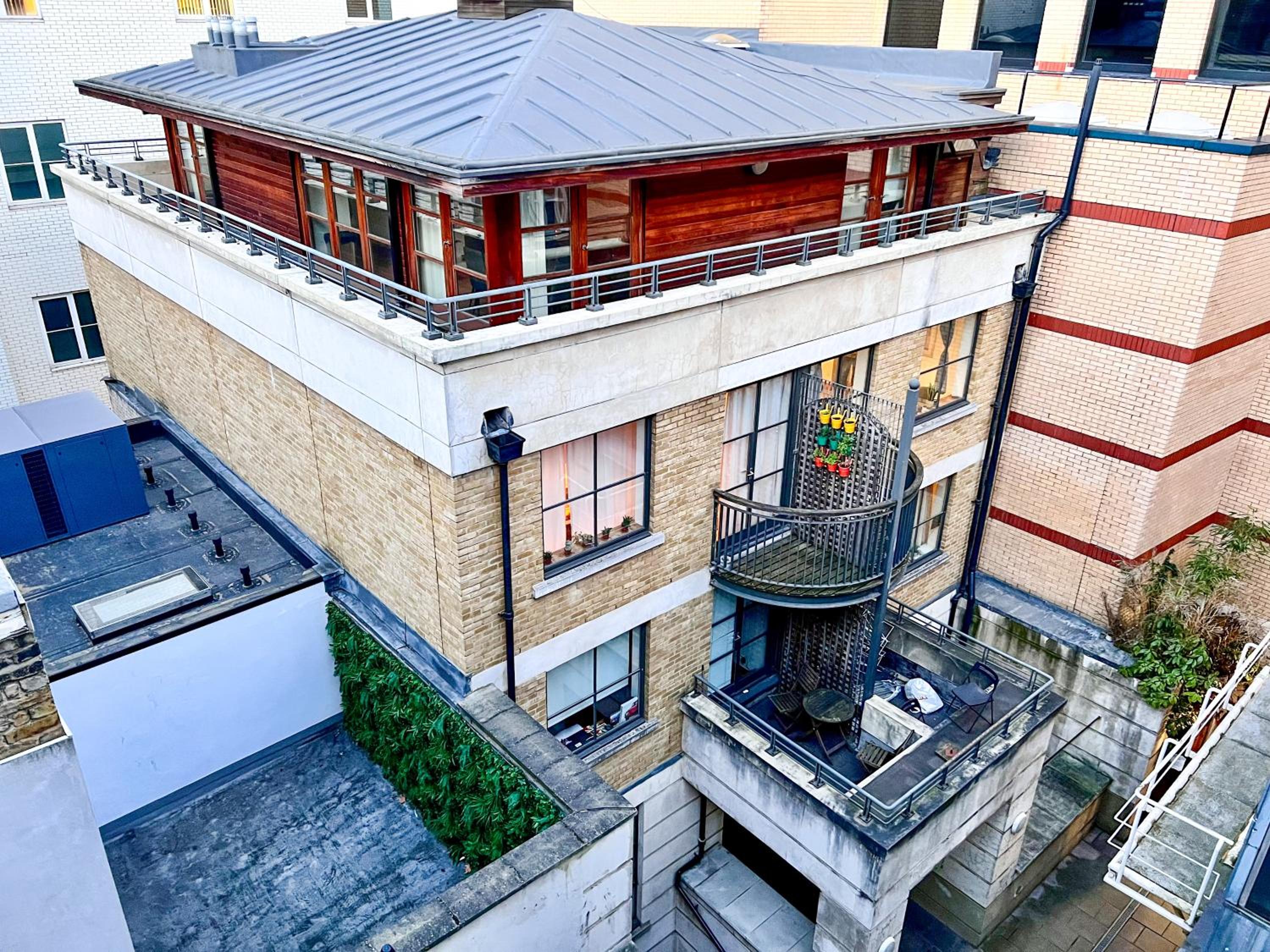 Excellent Entire Apartment Between St Pauls Cathedral and Covent Garden