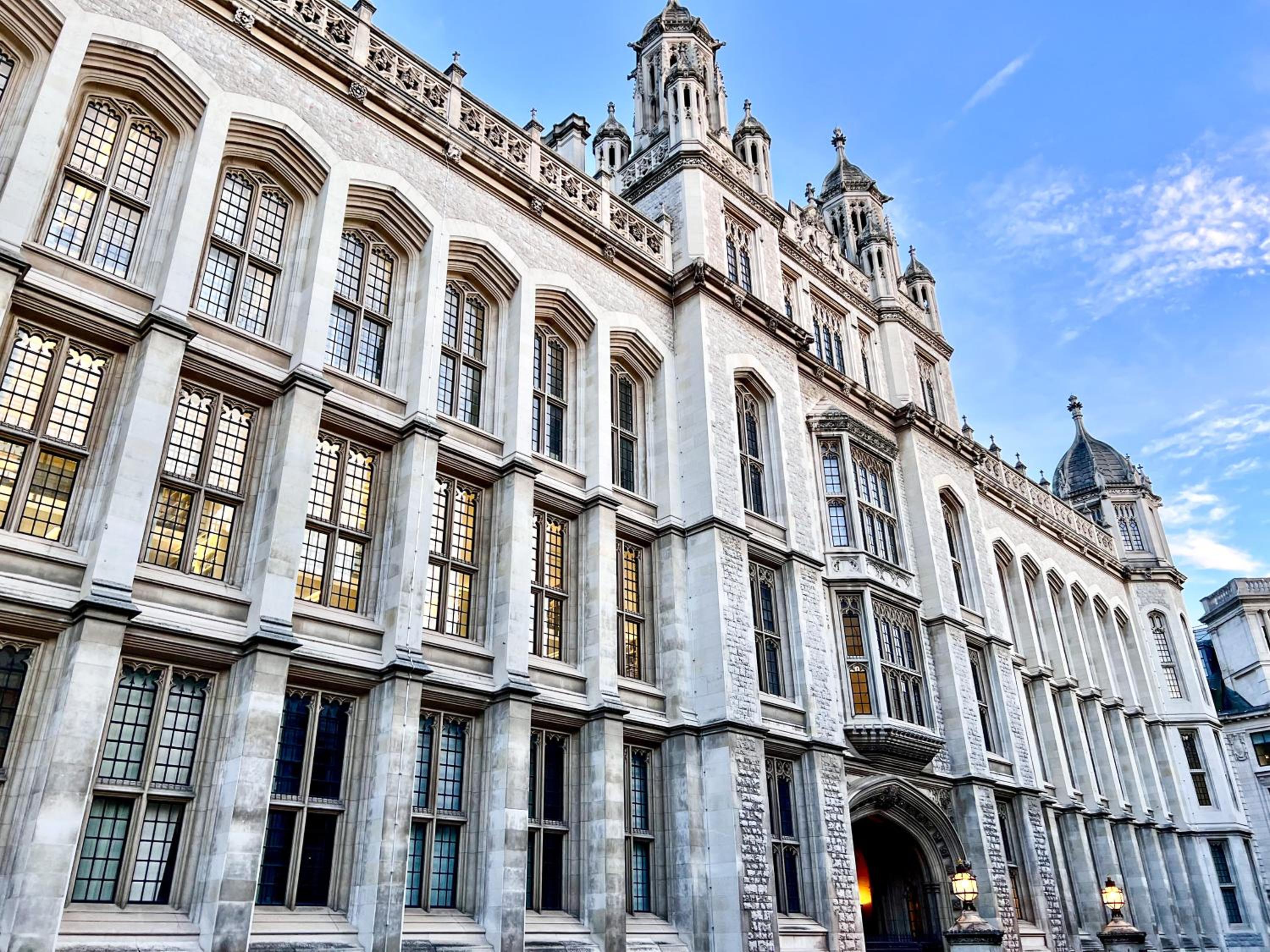 Excellent Entire Apartment Between St Pauls Cathedral and Covent Garden