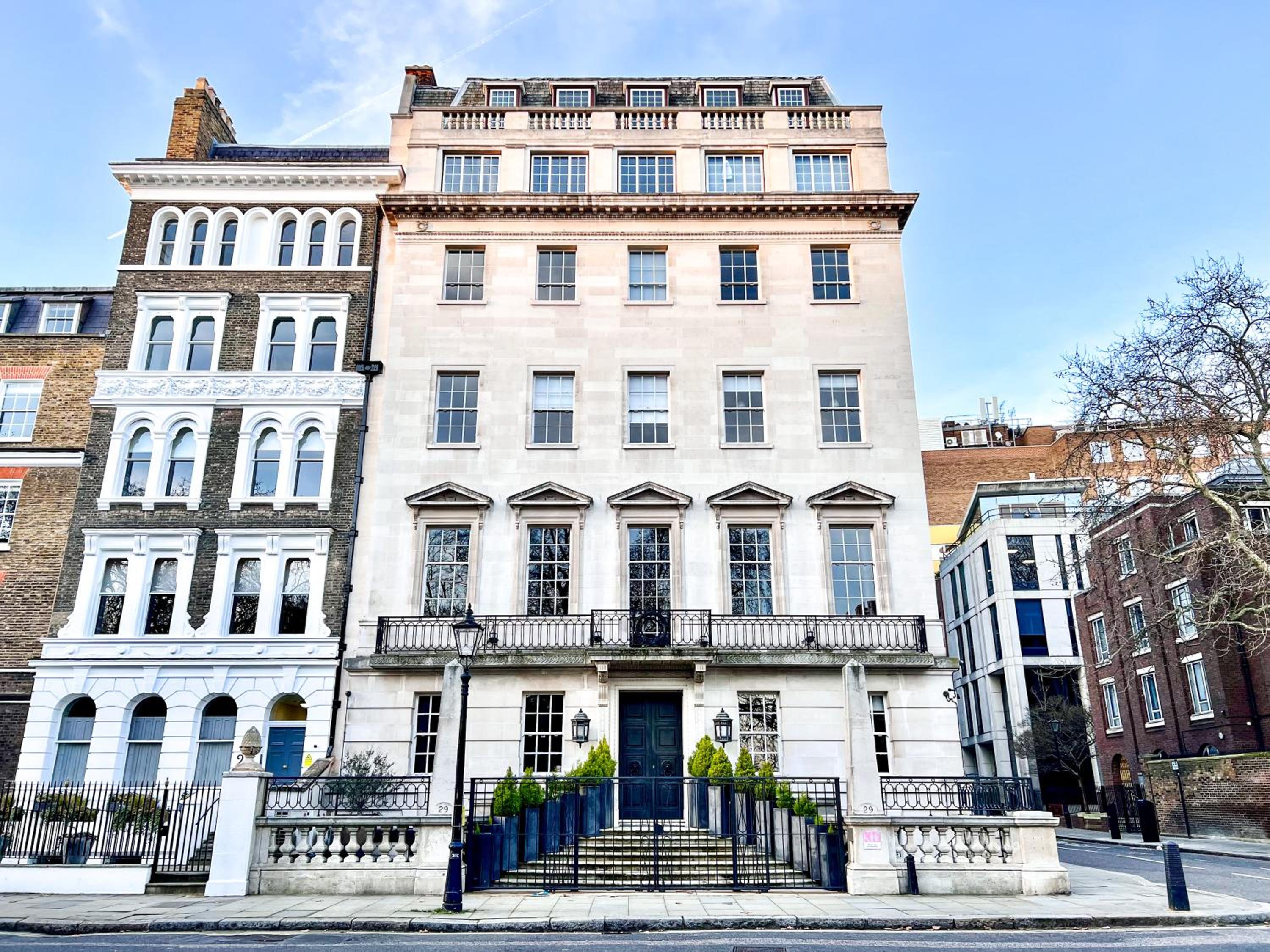 Excellent Entire Apartment Between St Pauls Cathedral and Covent Garden