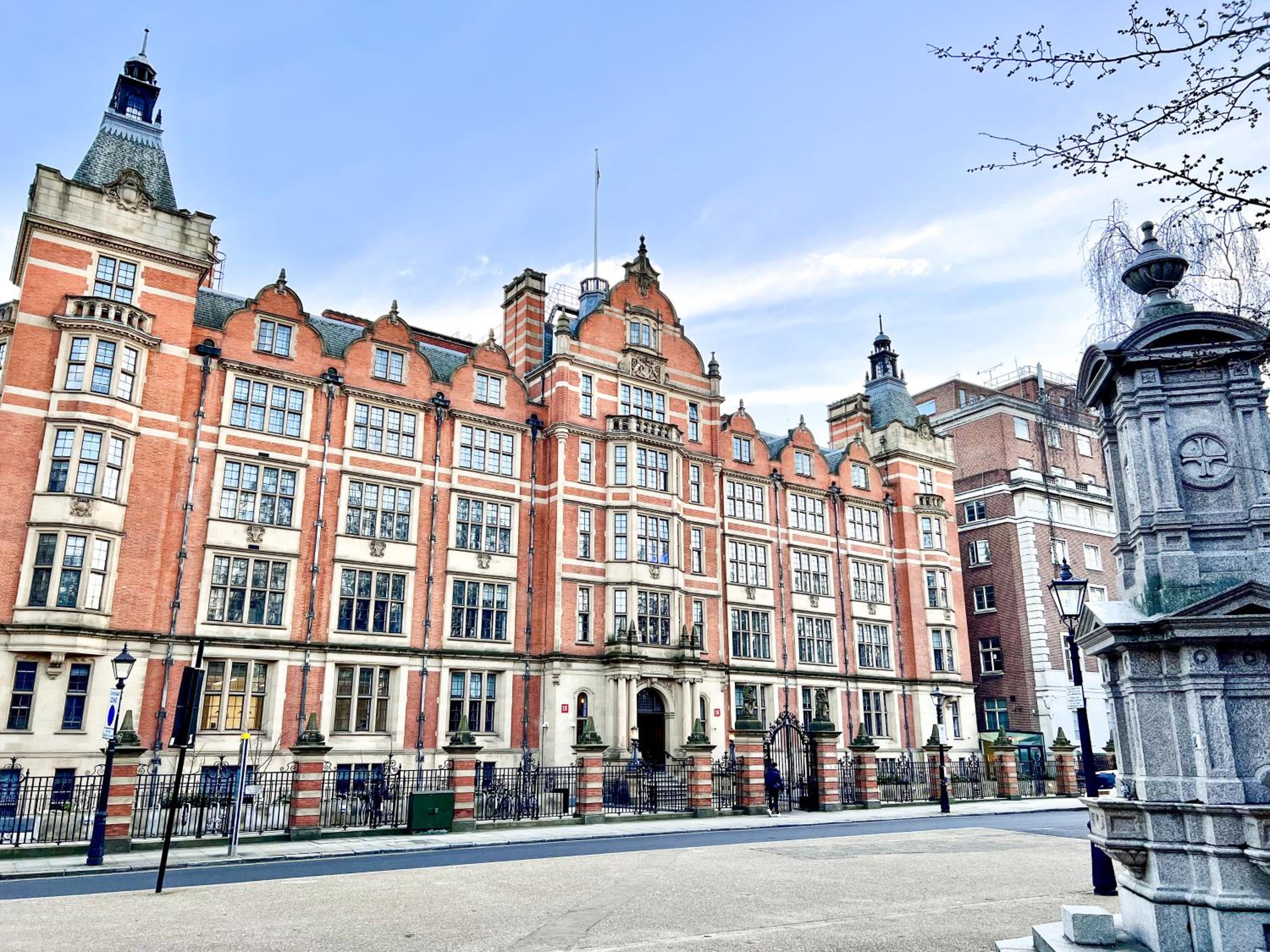 Excellent Entire Apartment Between St Pauls Cathedral and Covent Garden