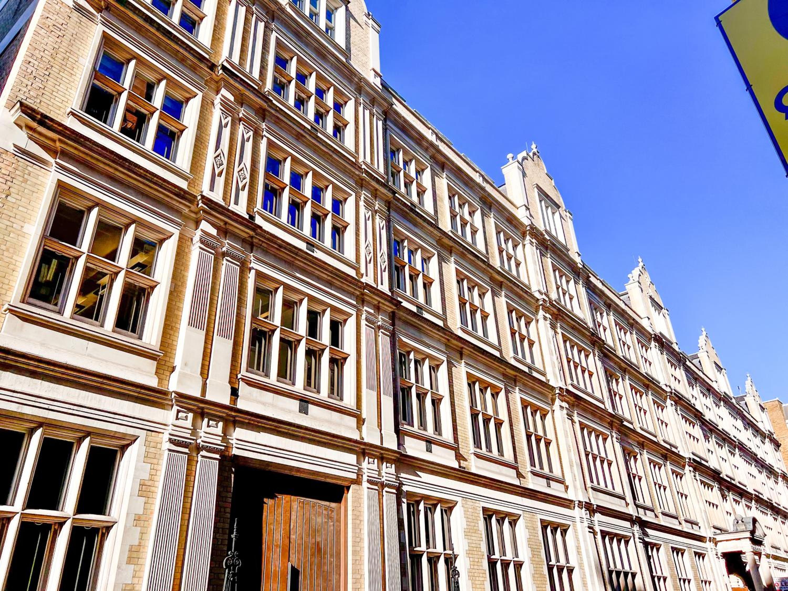 Excellent Entire Apartment Between St Pauls Cathedral and Covent Garden