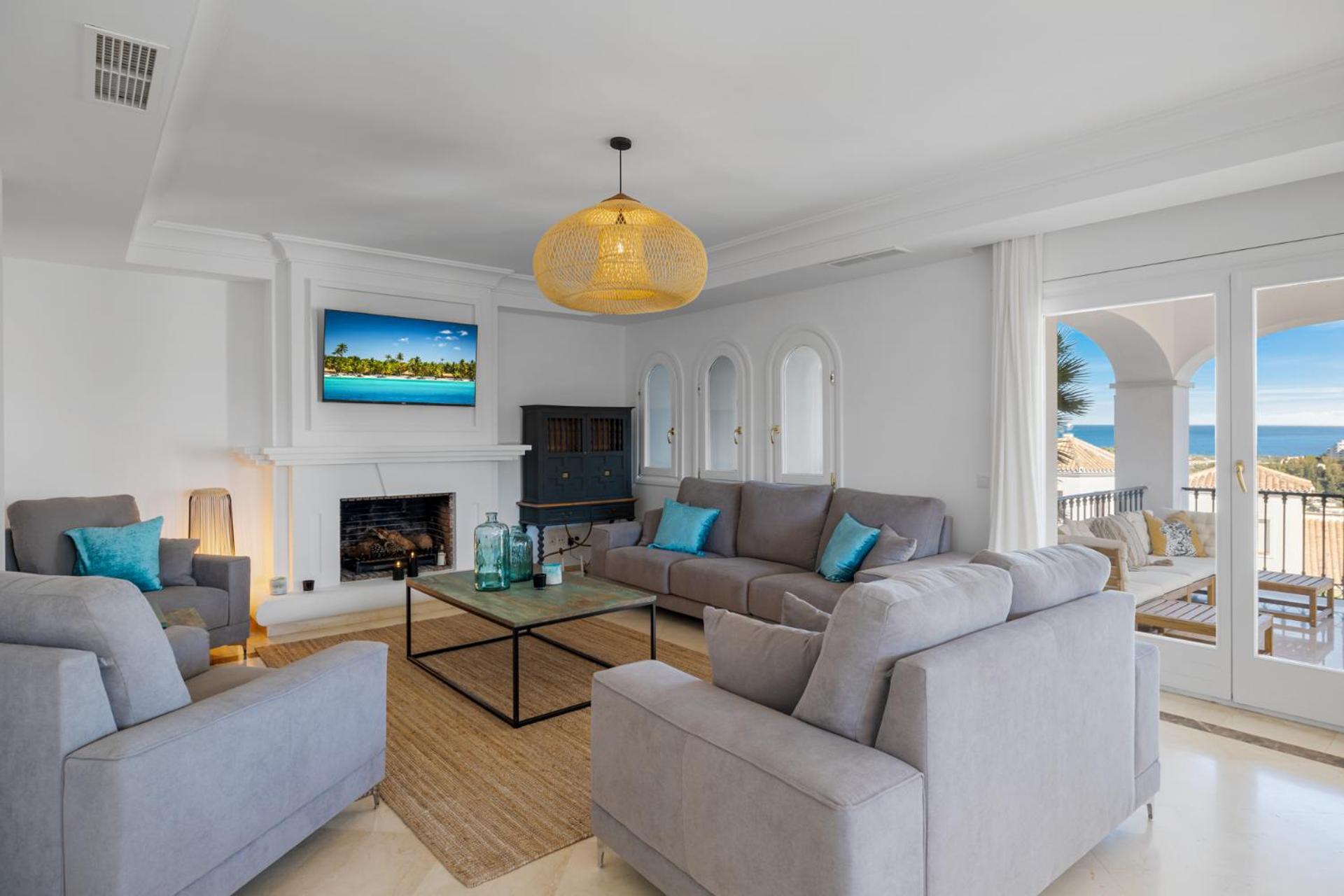 Private luxury 5 bedroom villa Benahavís near Marbella