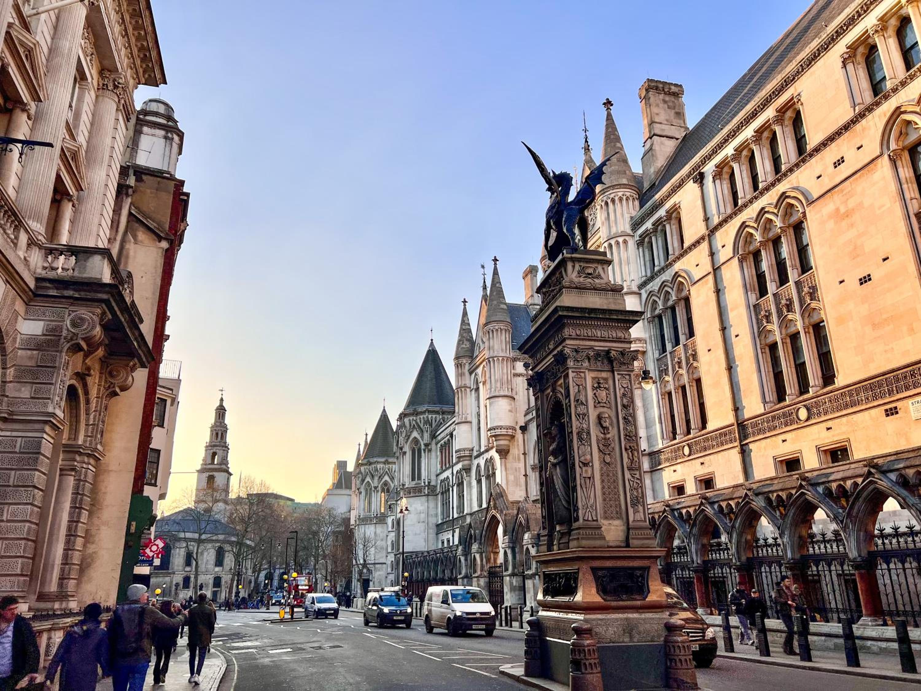 Excellent Entire Apartment Between St Pauls Cathedral and Covent Garden