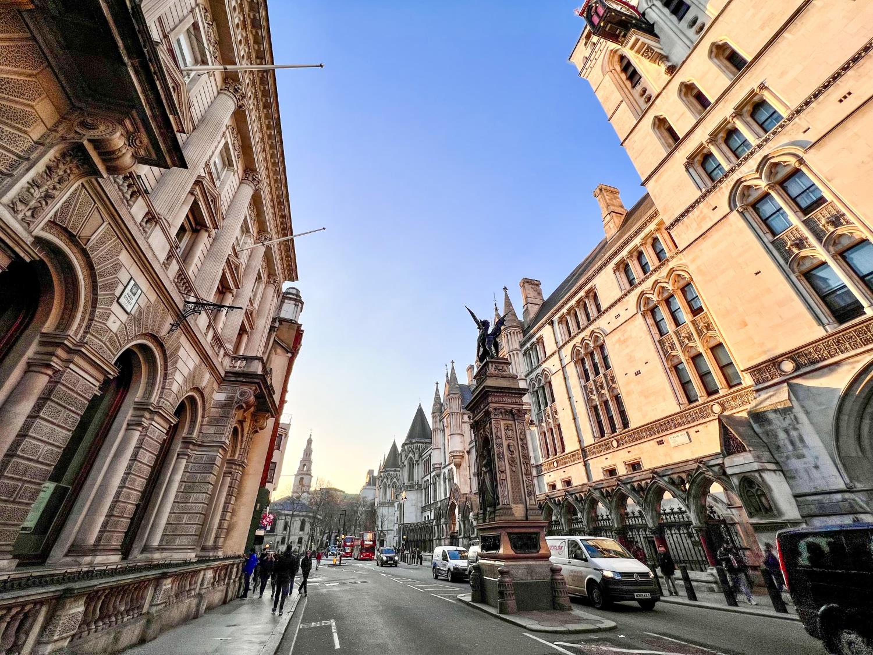Excellent Entire Apartment Between St Pauls Cathedral and Covent Garden
