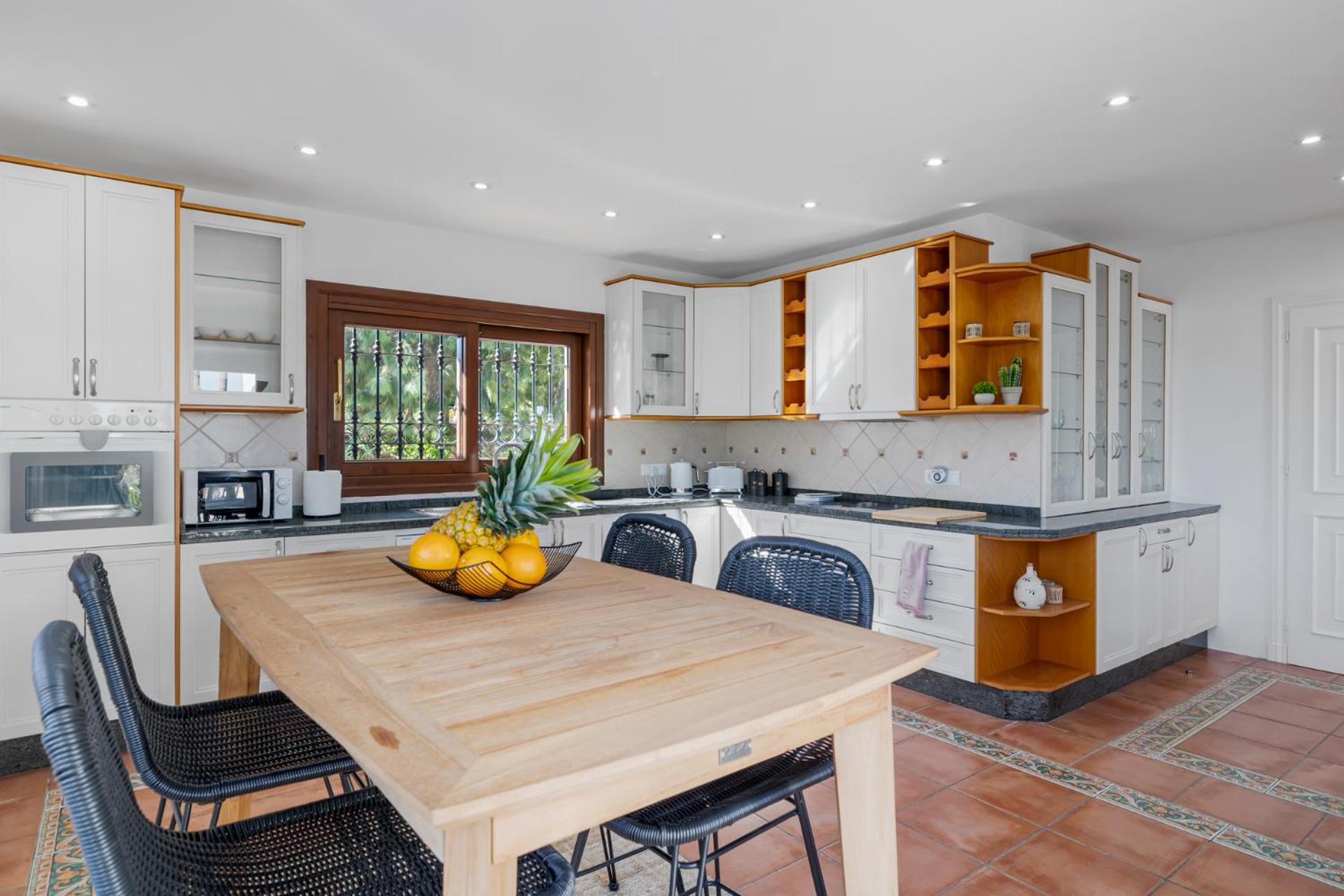 Private luxury 5 bedroom villa Benahavís near Marbella