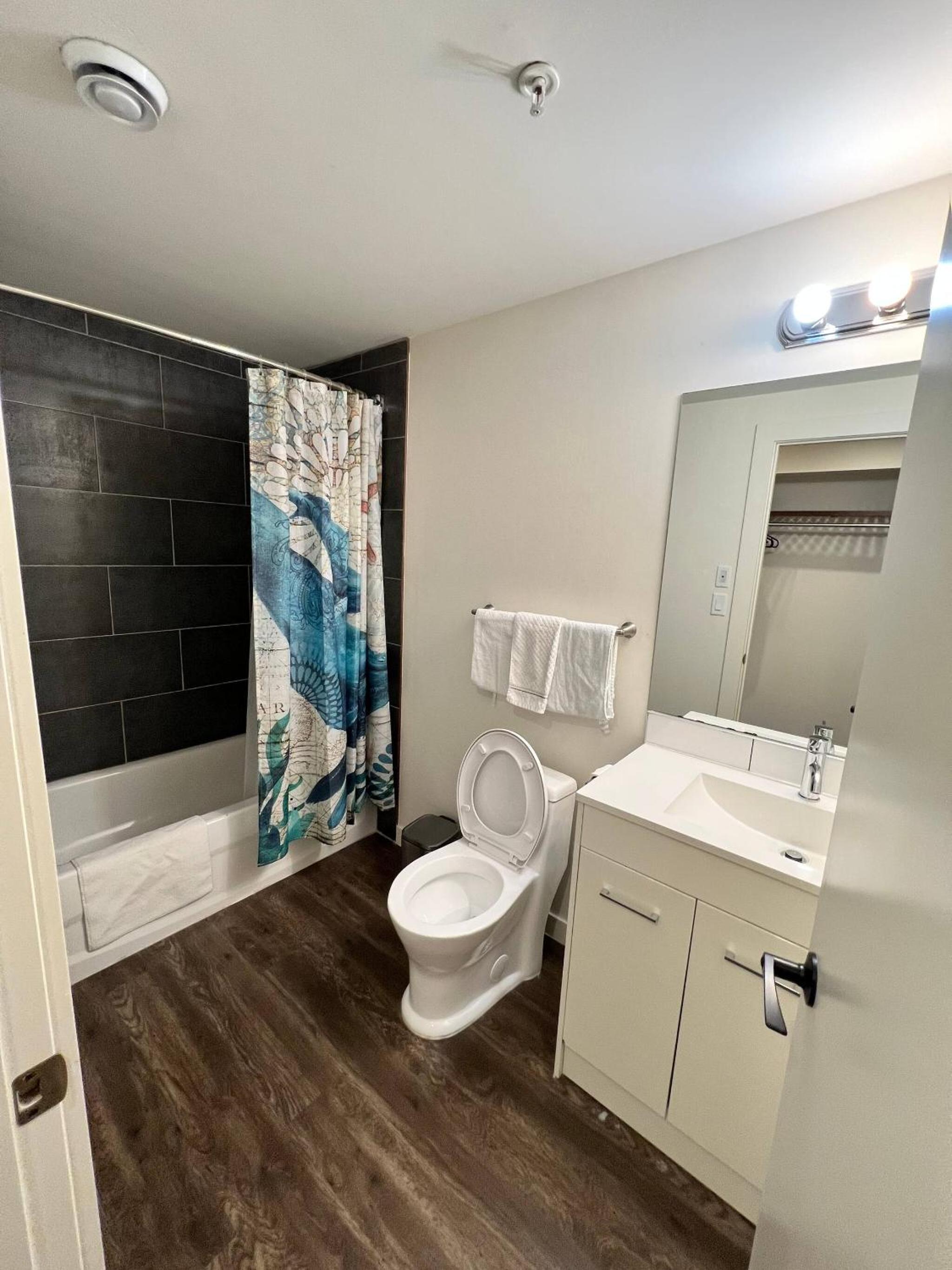 Dt 1Bed 1bath Cozy Suite 8 Min Walk To Arena
