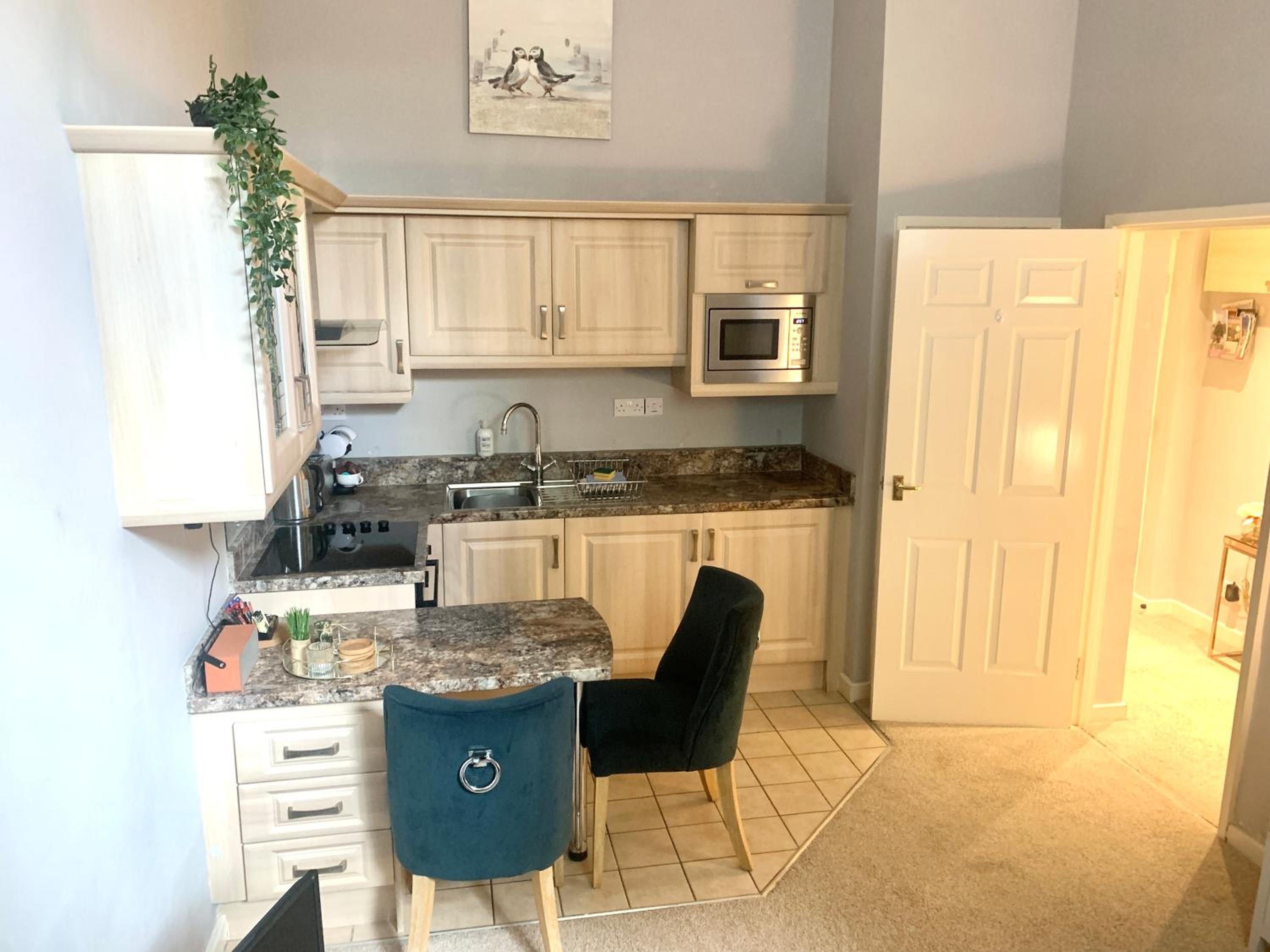 Cosy County House apartment with free private parking Sleeps up to four guests view 3