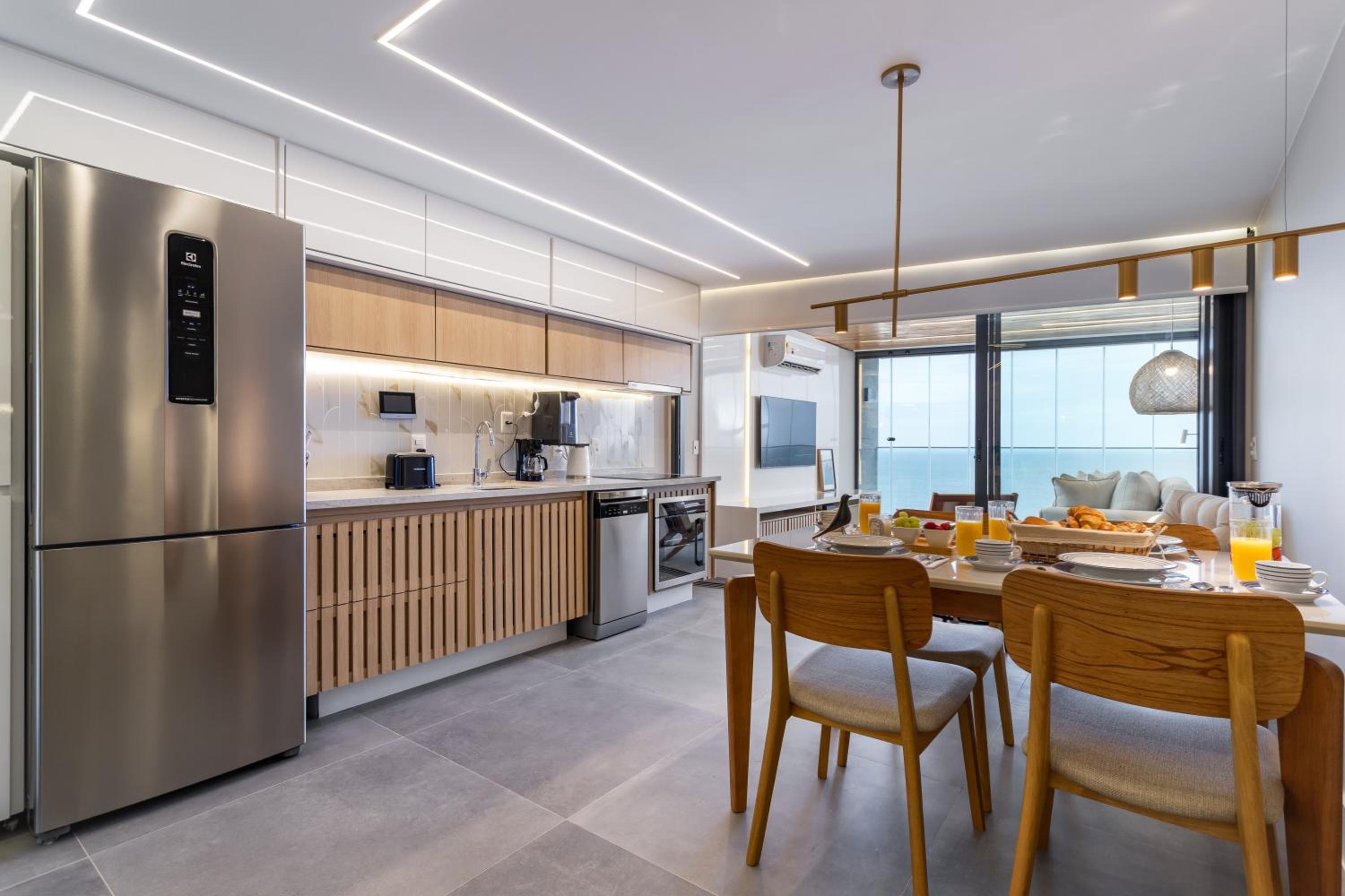 Luxuosos Apartamentos por Temporada na Atlântica à Beira-Mar, Copacabana