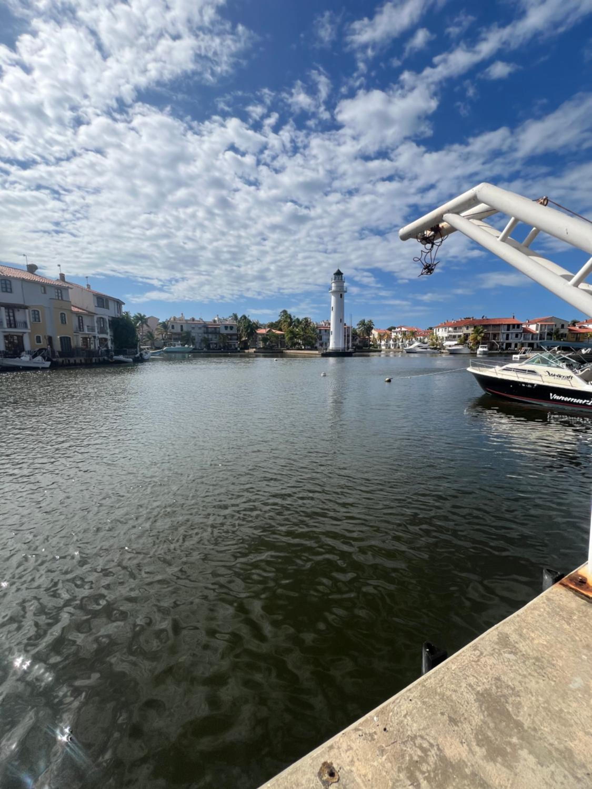 Villa con Muelle Privado en Pueblo Viejo VIP INTER FIBRA