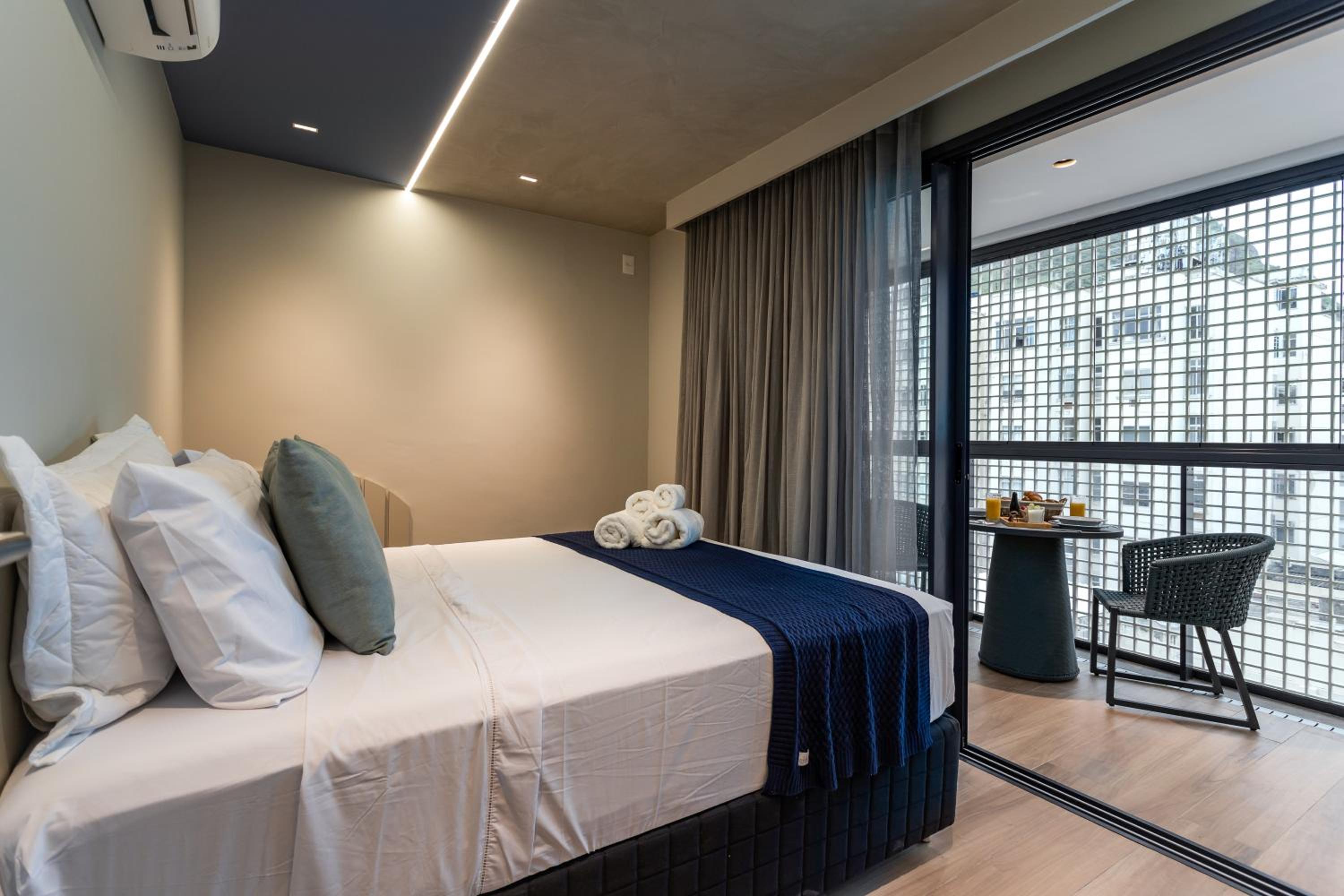 Luxuosos Apartamentos por Temporada na Atlântica à Beira-Mar, Copacabana