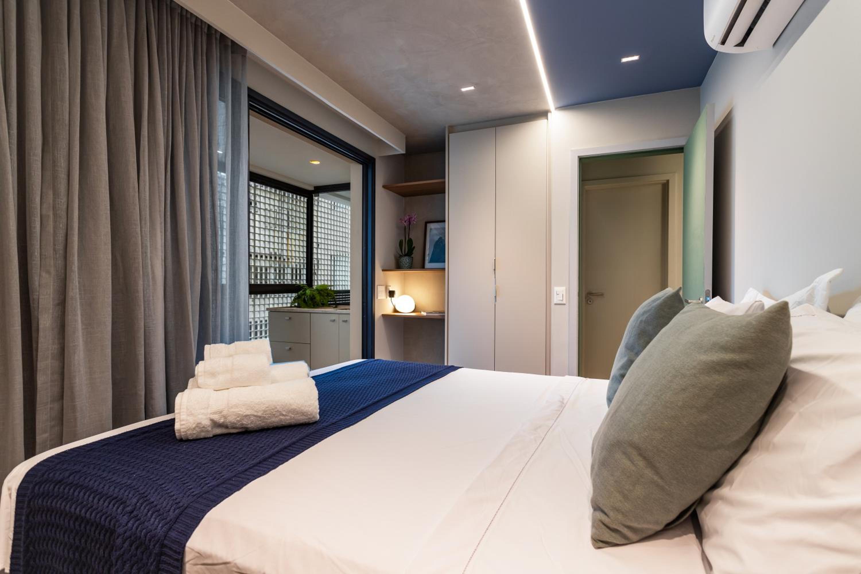 Luxuosos Apartamentos por Temporada na Atlântica à Beira-Mar, Copacabana