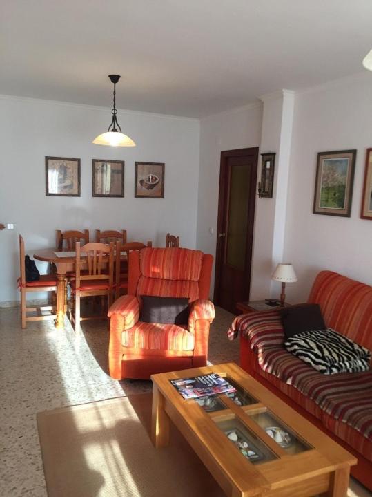 Beachfront 3 Bedroom Family Apartment