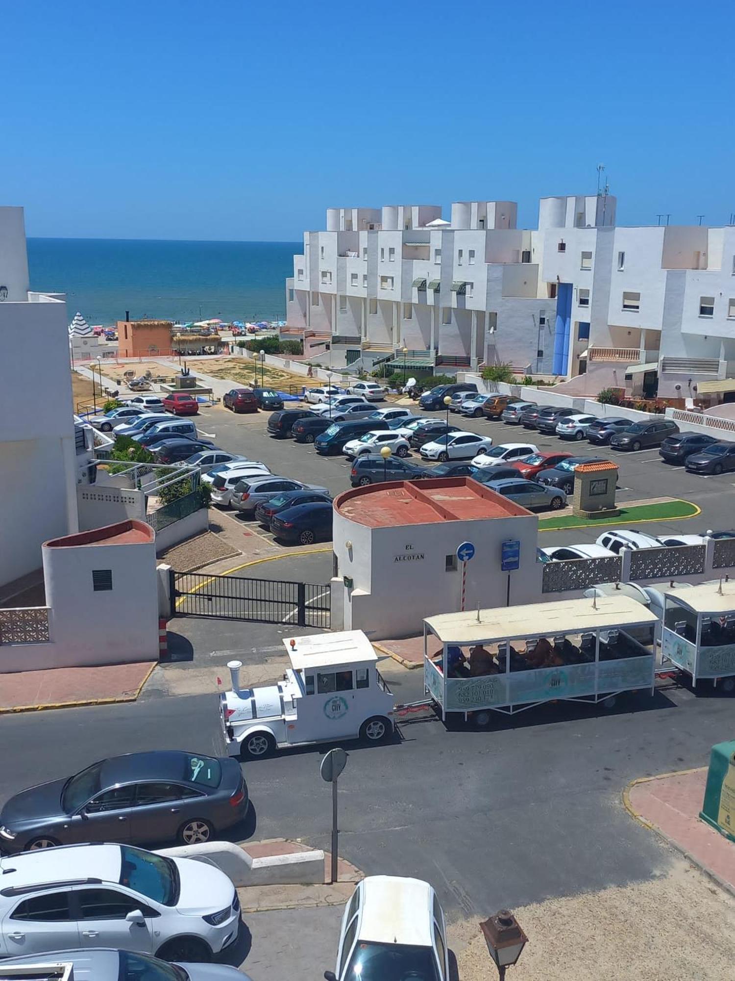 Beachfront 3 Bedroom Family Apartment