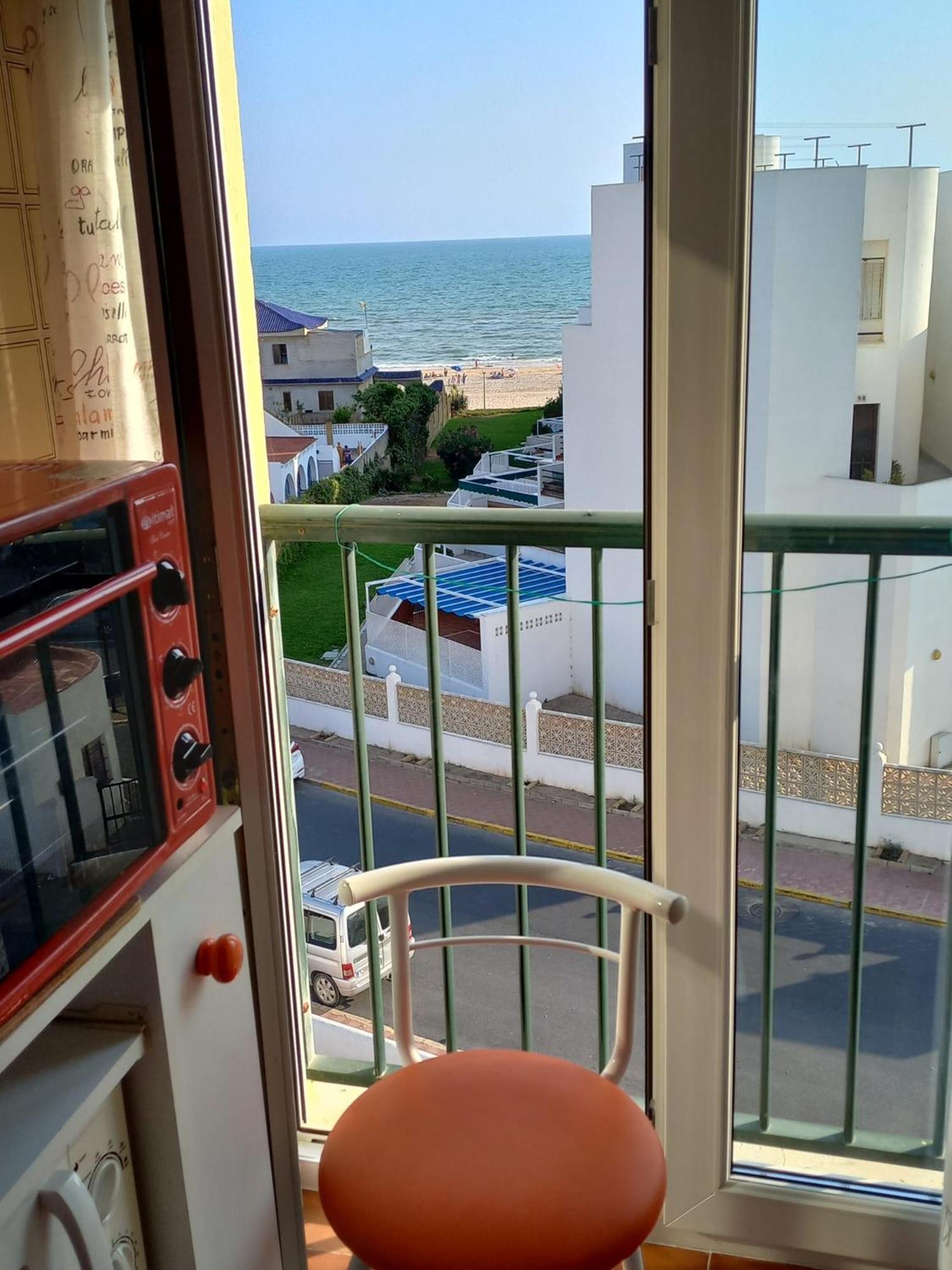 Beachfront 3 Bedroom Family Apartment
