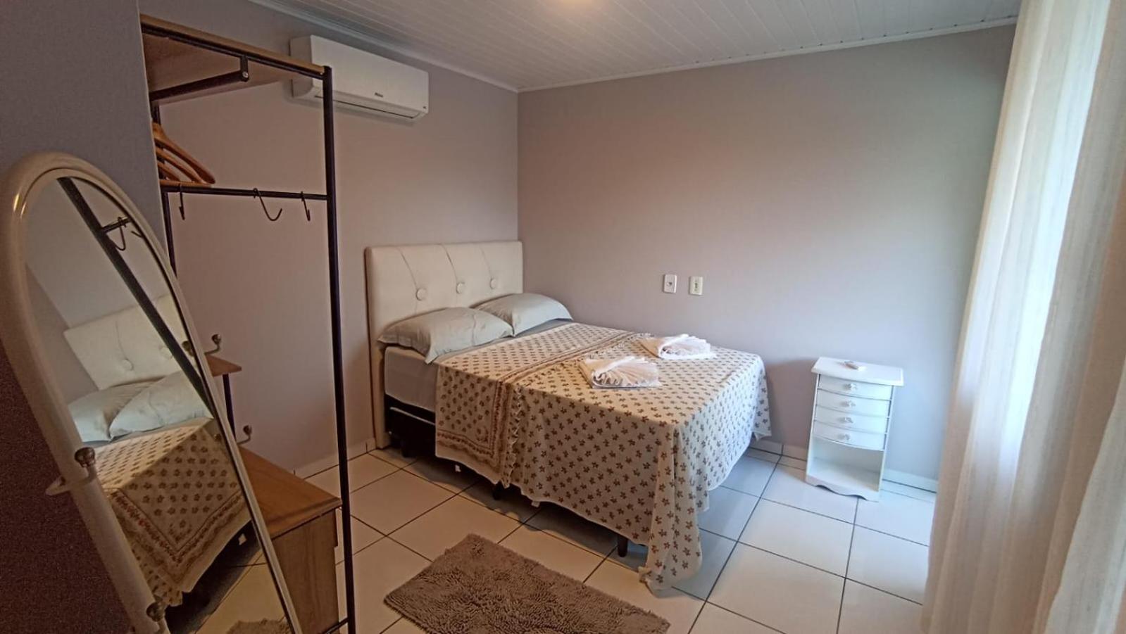 Casa Verde - 5 quartos a 600m Praia e próximo Beto Carrero