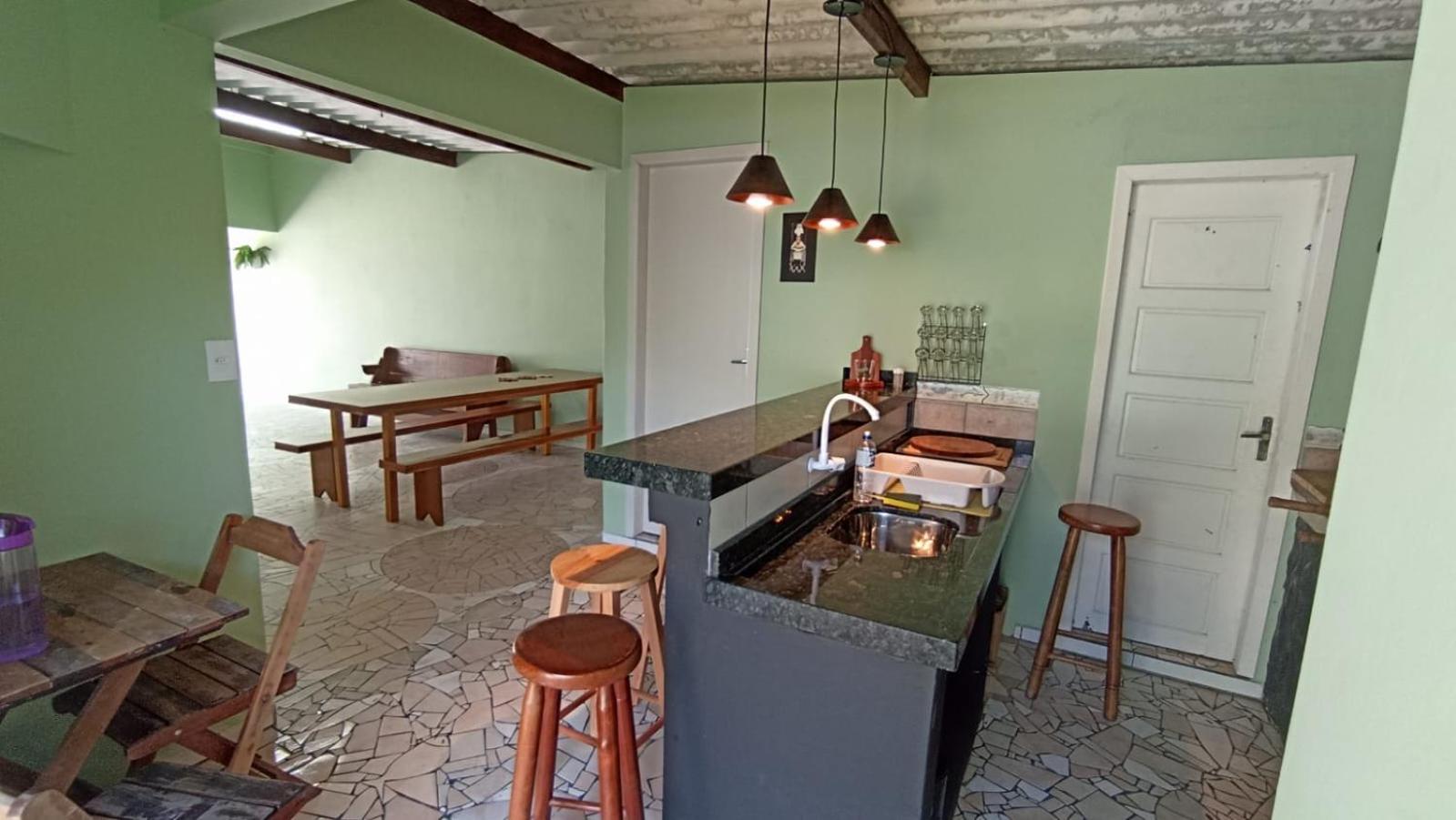 Casa Verde - 5 quartos a 600m Praia e próximo Beto Carrero