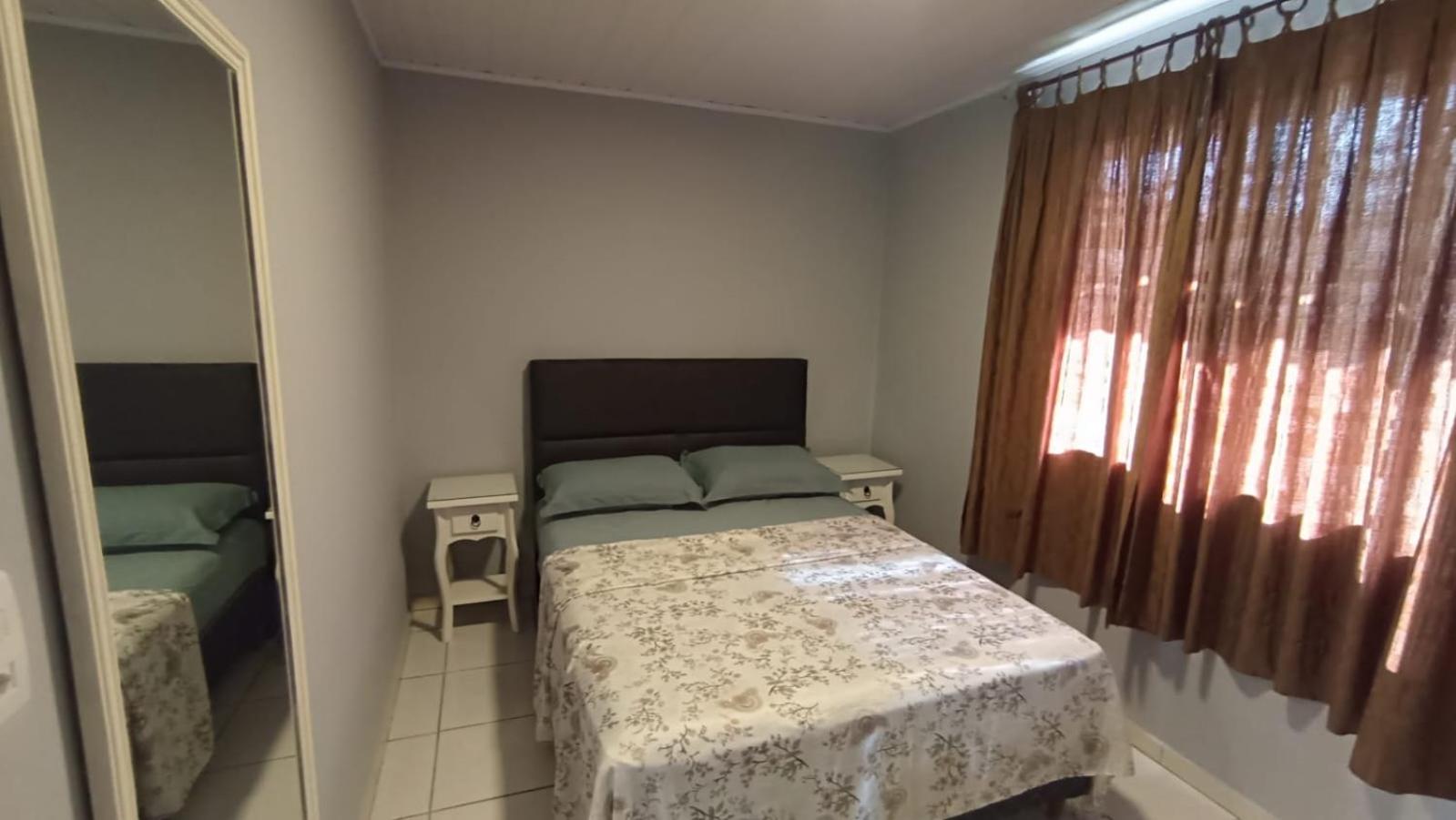 Casa Verde - 5 quartos a 600m Praia e próximo Beto Carrero