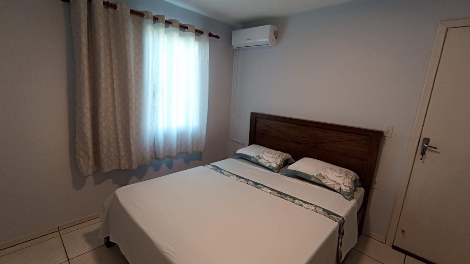 Casa Verde - 5 quartos a 600m Praia e próximo Beto Carrero