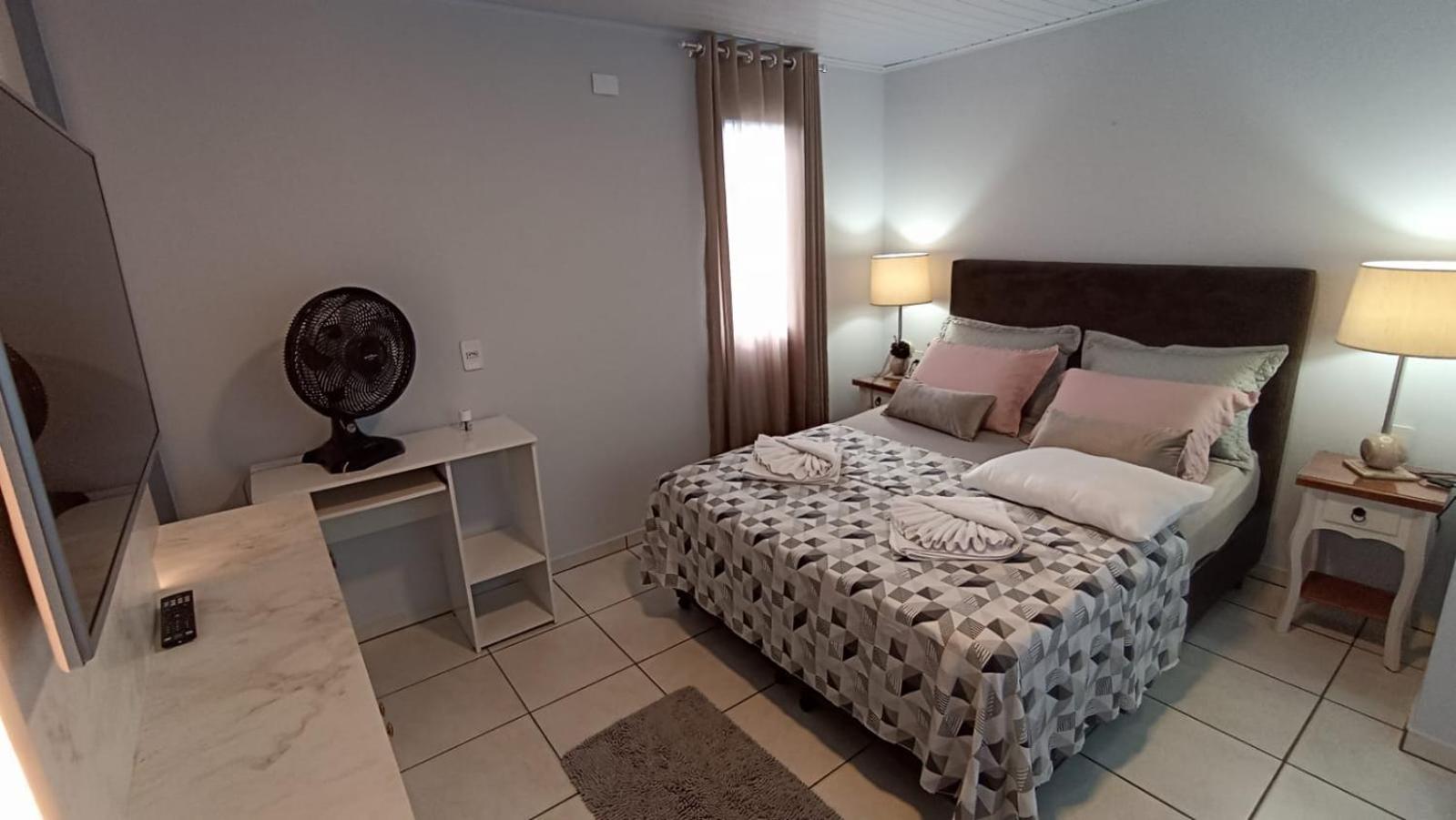 Casa Verde - 5 quartos a 600m Praia e próximo Beto Carrero
