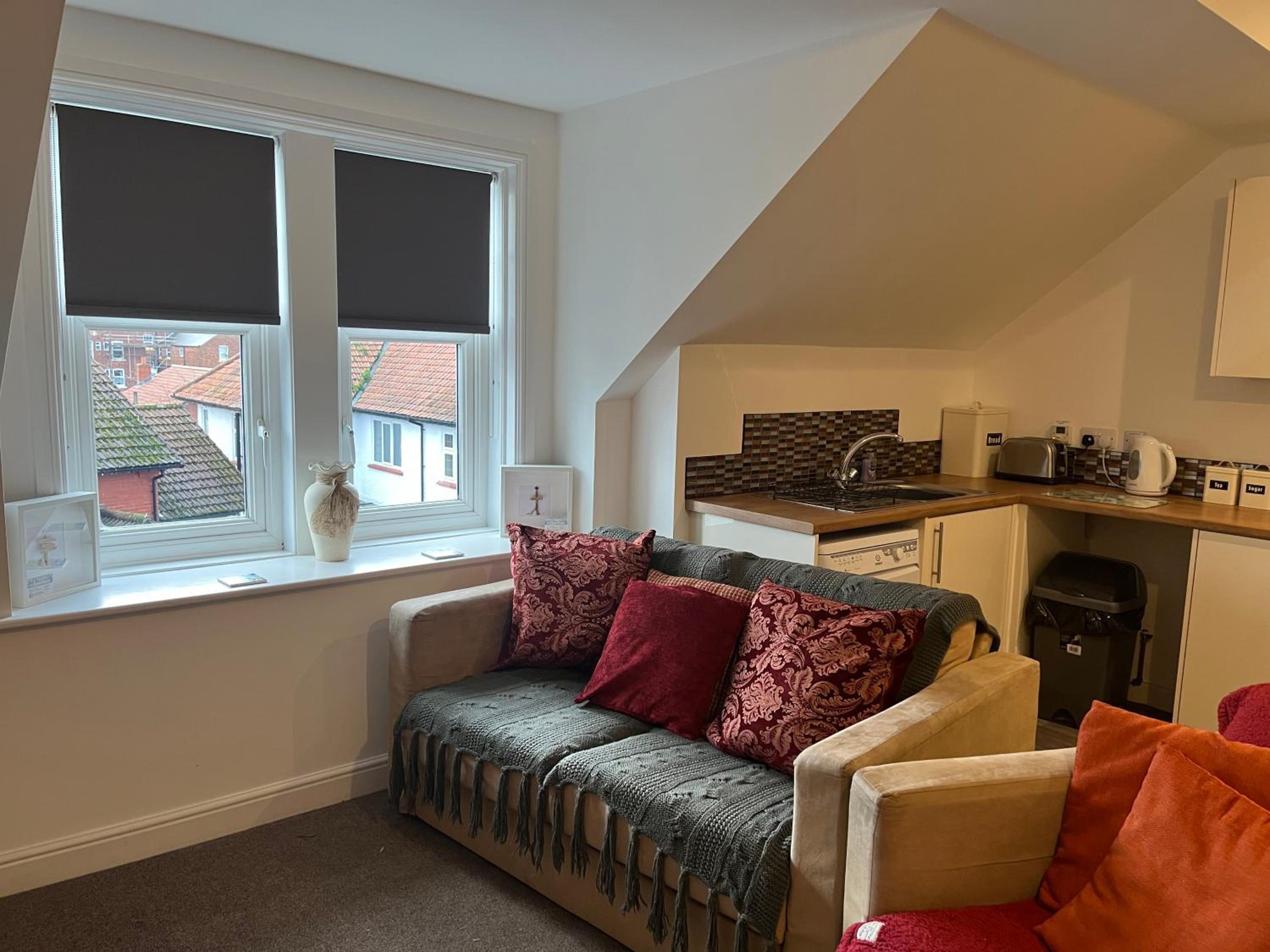 Apartment 8 at 19 Brooklands view 3