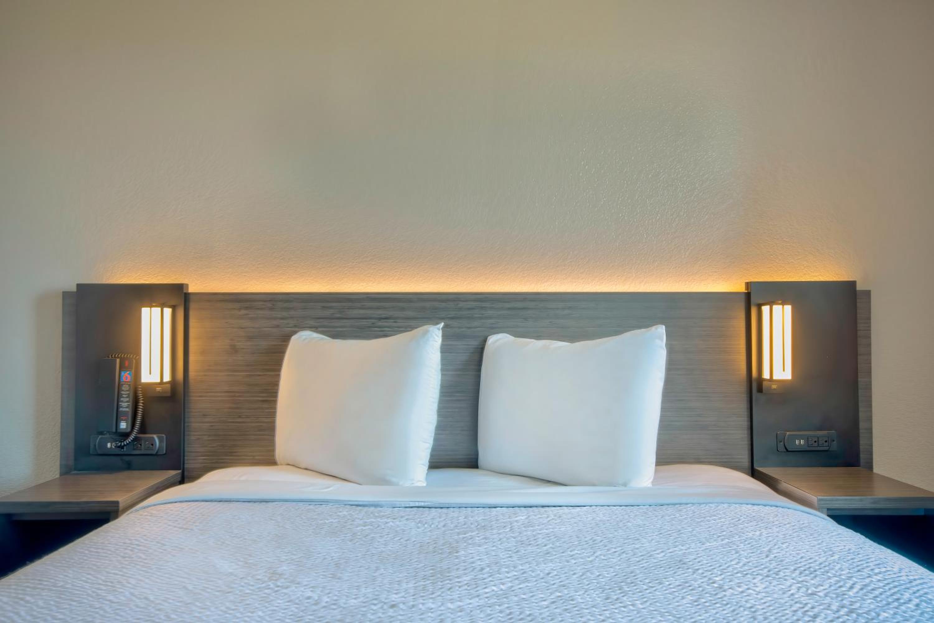 McAllen Vacations - Motel 6-Harlingen, TX - Property Image 5