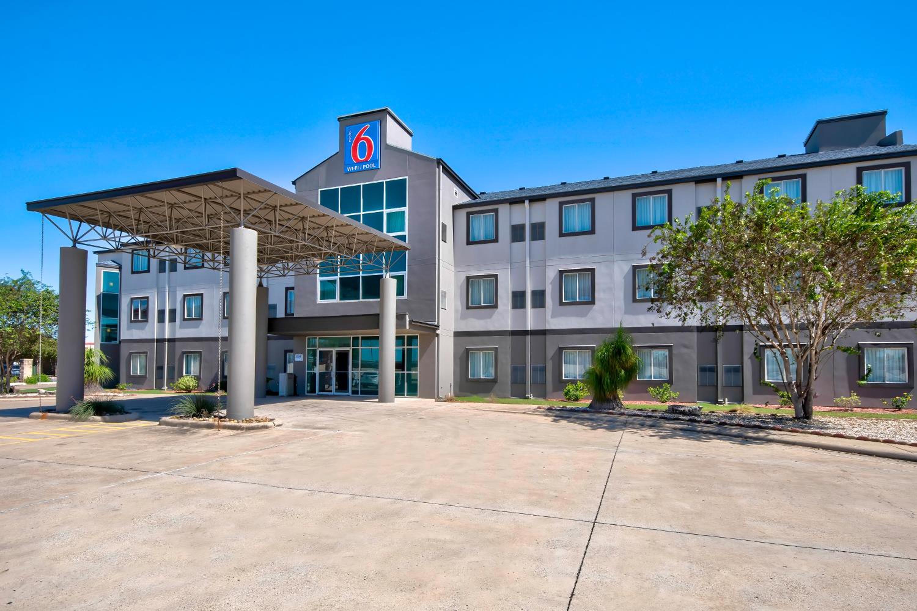 McAllen Vacations - Motel 6-Harlingen, TX - Property Image 1