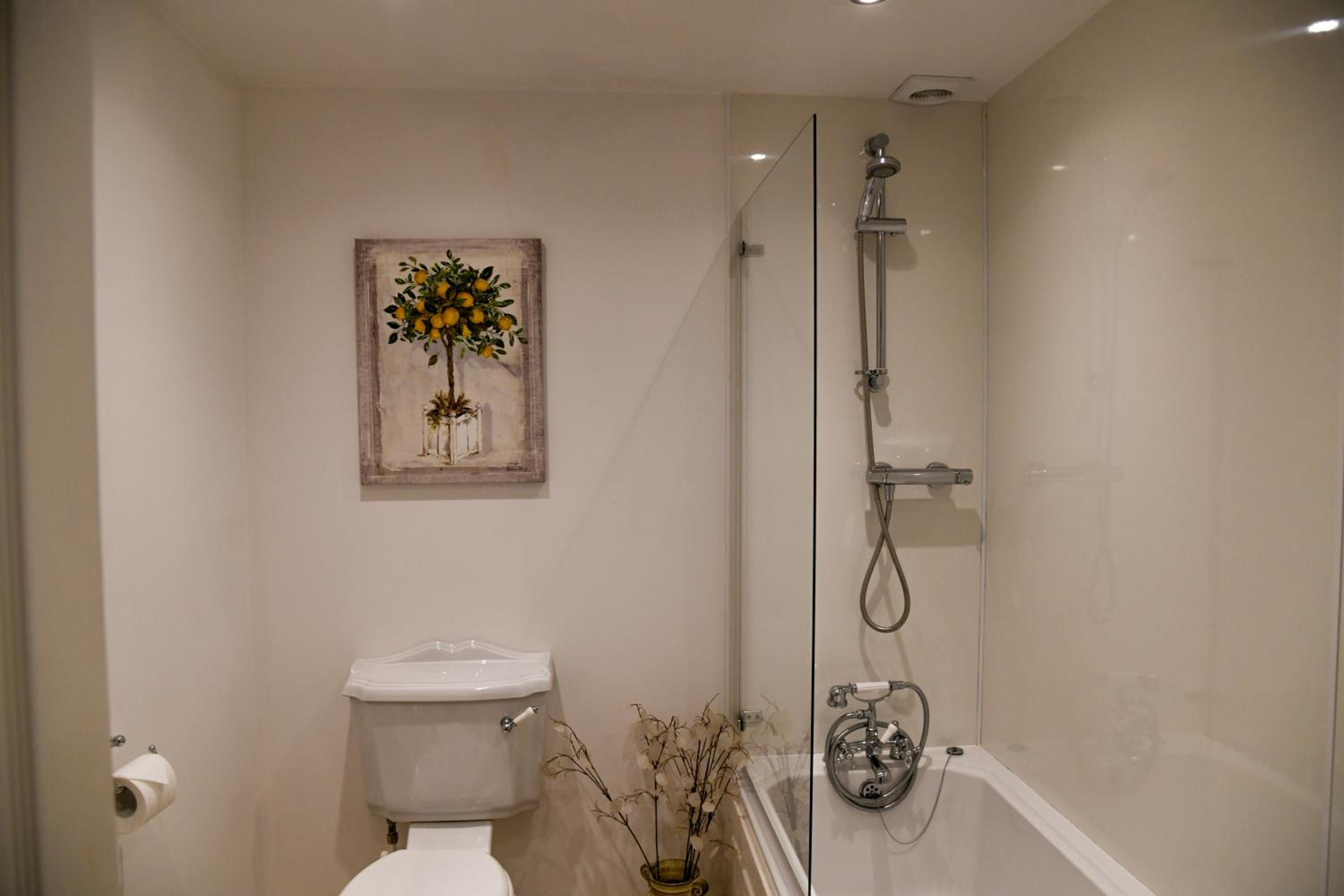 Lowbyer Manor Country House