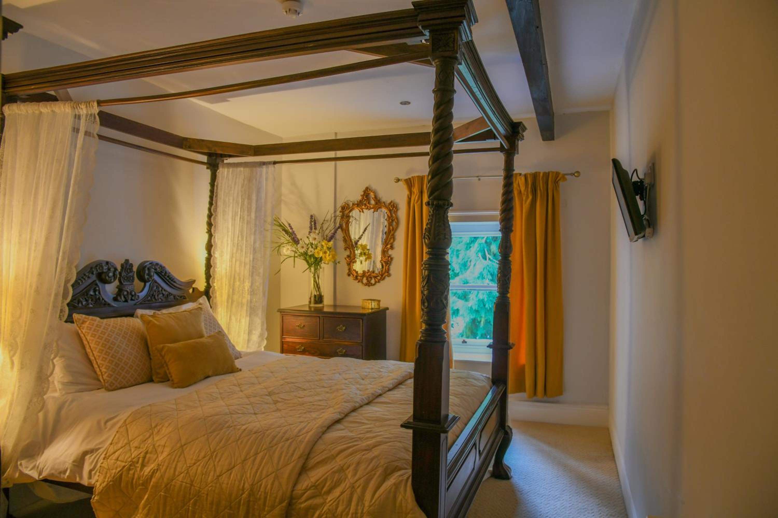 Lowbyer Manor Country House