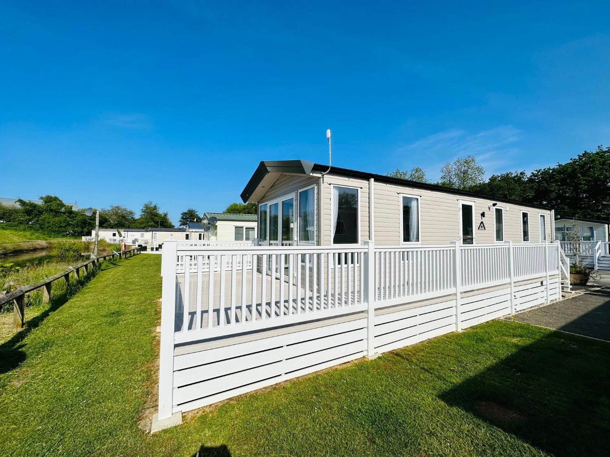 Dog friendly park 5 miles from Bude 2 bed caravan view 4