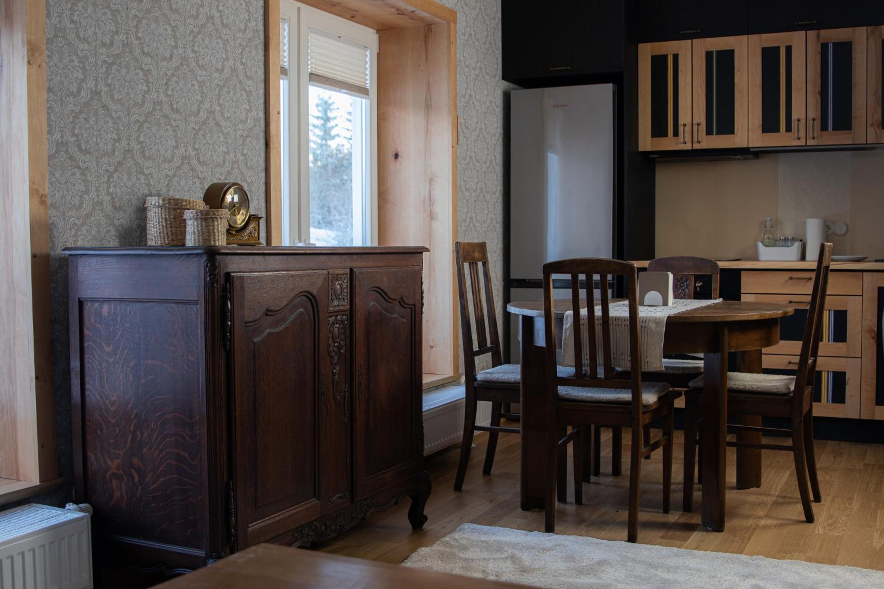 Authentic Estonian Wood Interior Apartment, Sunset Balcony Views, Lahemaa