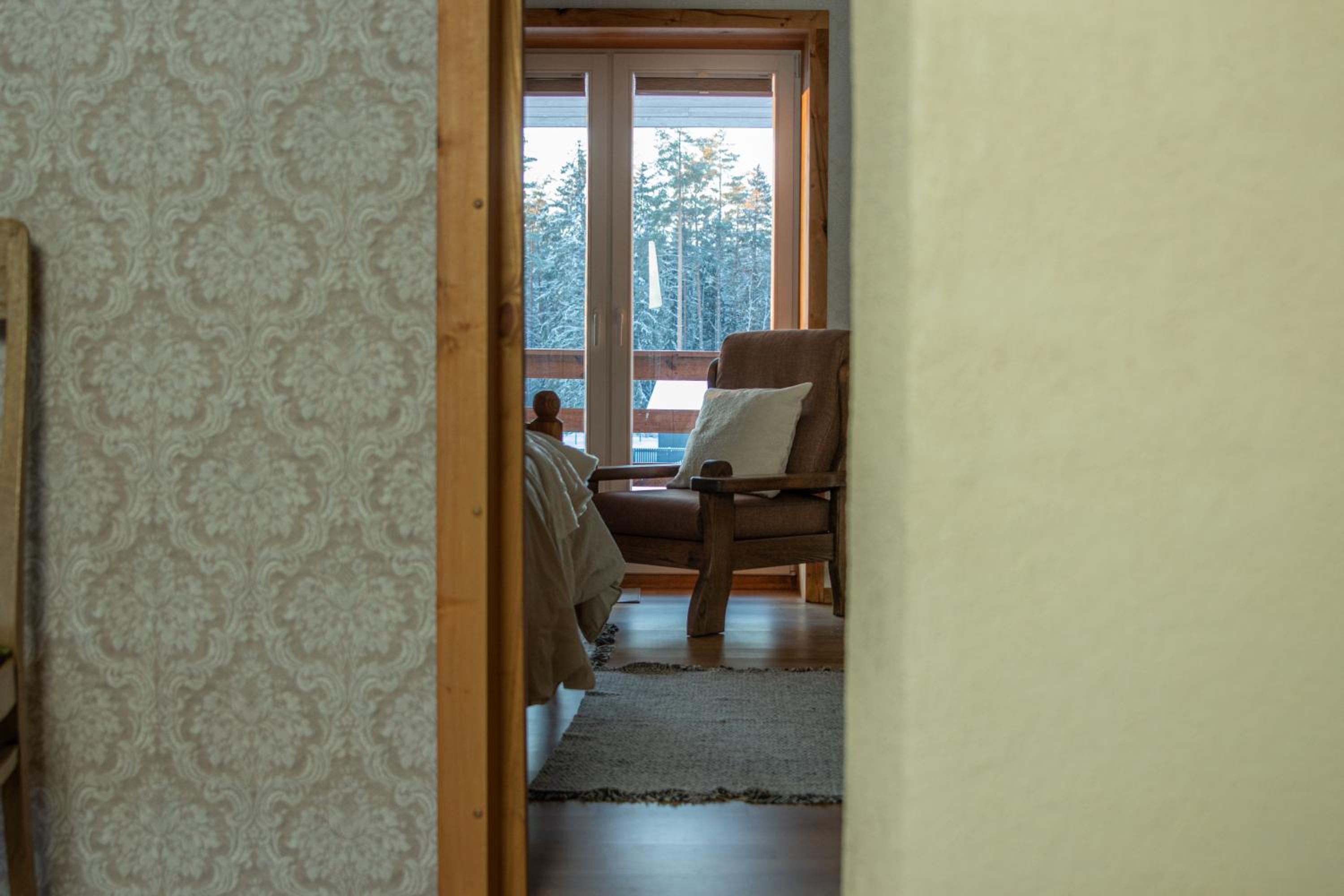Authentic Estonian Wood Interior Apartment, Sunset Balcony Views, Lahemaa