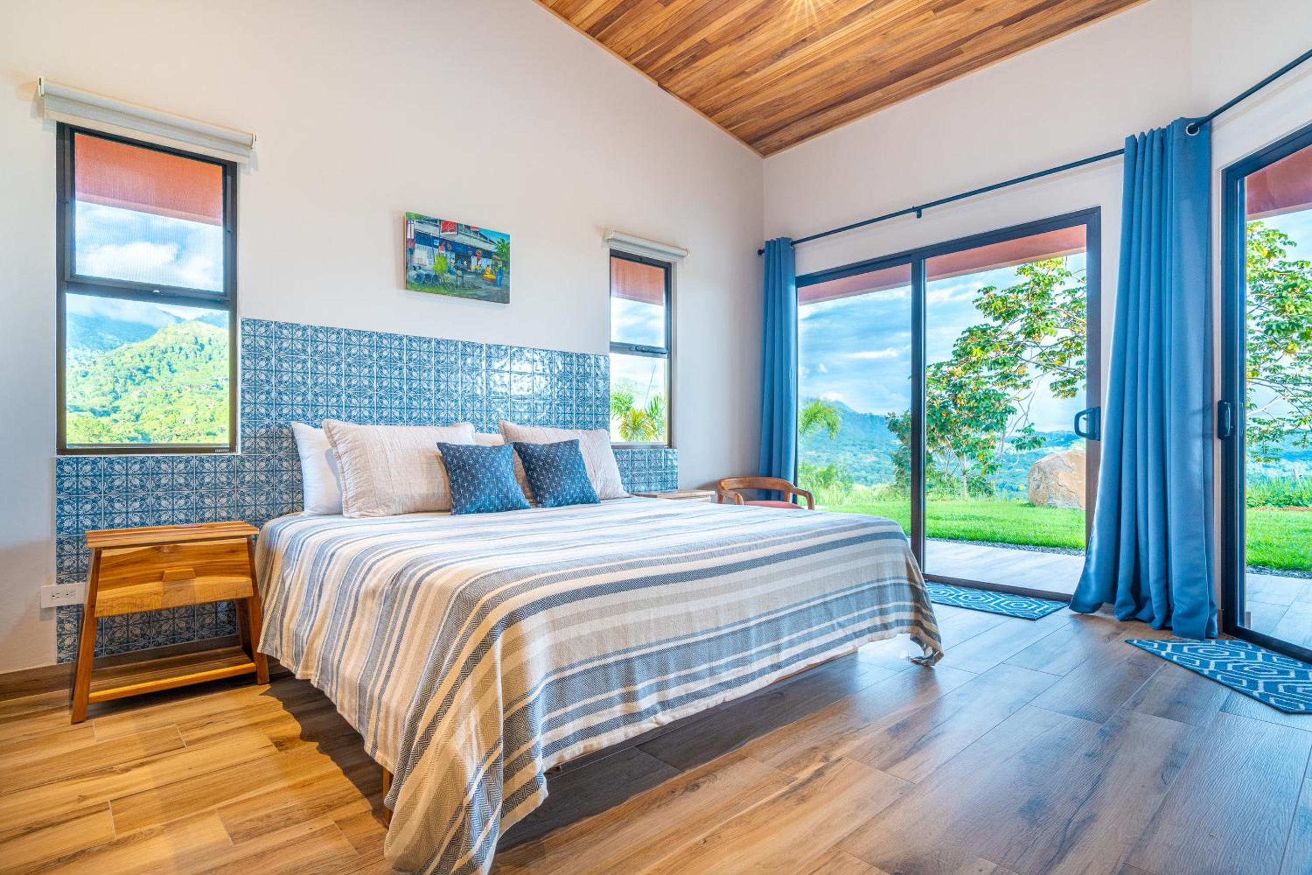 Villa Roca Ocean to Mountain Views - by Pura Villas
