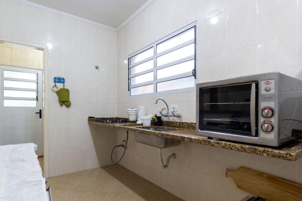 Casa em condomínio, 5 minutos de carro das praias Tabatinga e Cocanha