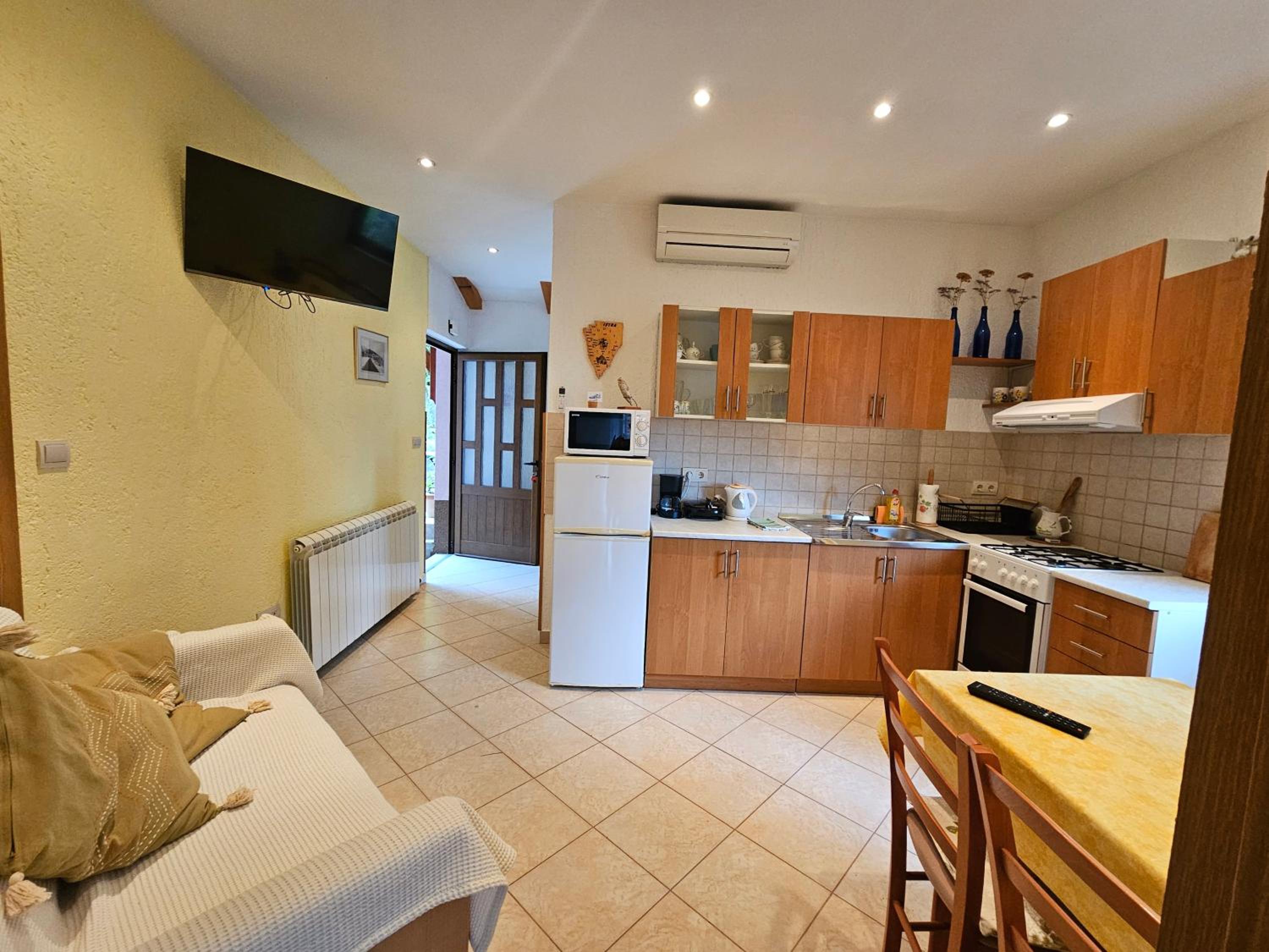 Apartments & rooms MIKLEUS