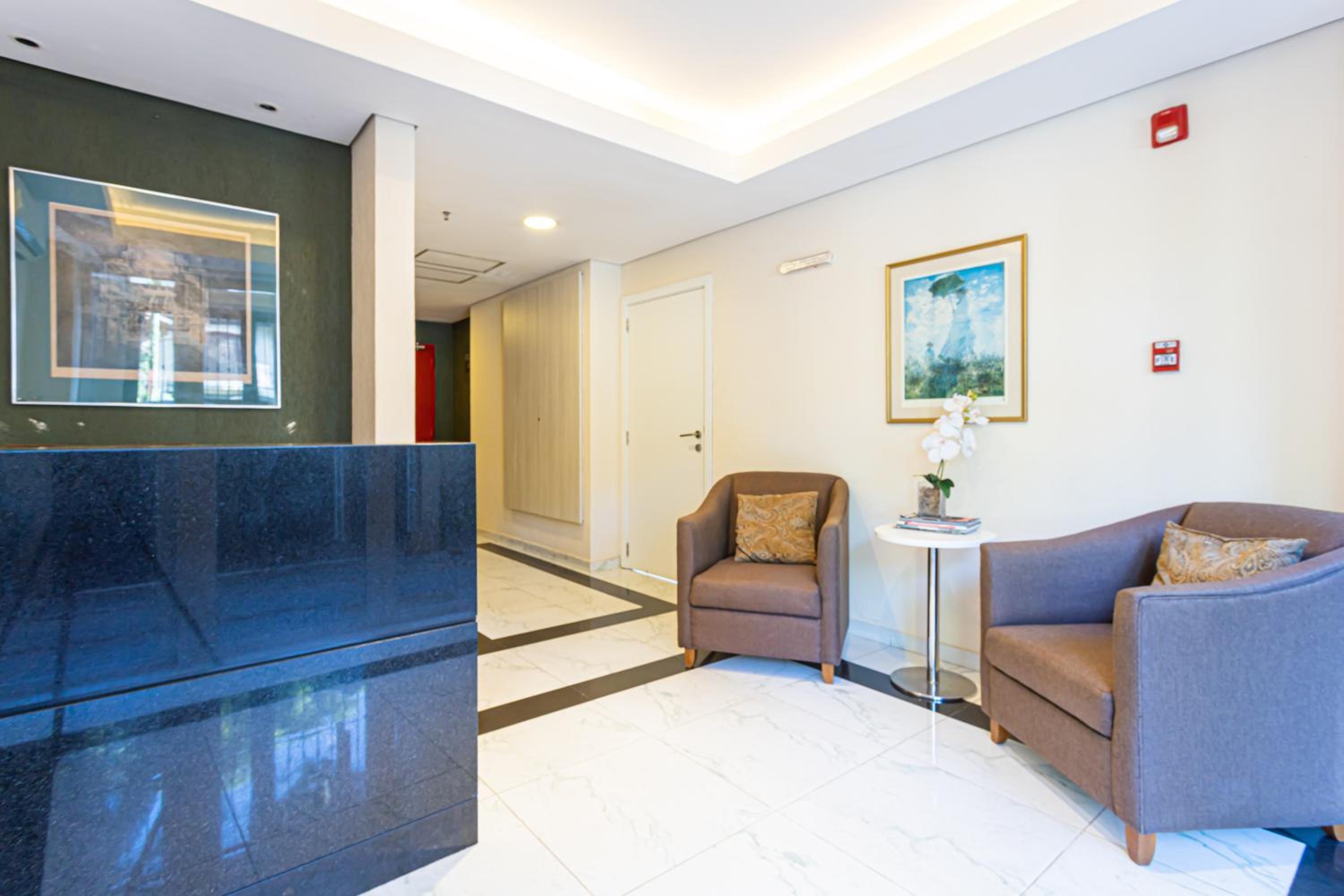 Spacious & unbeatable location view 5