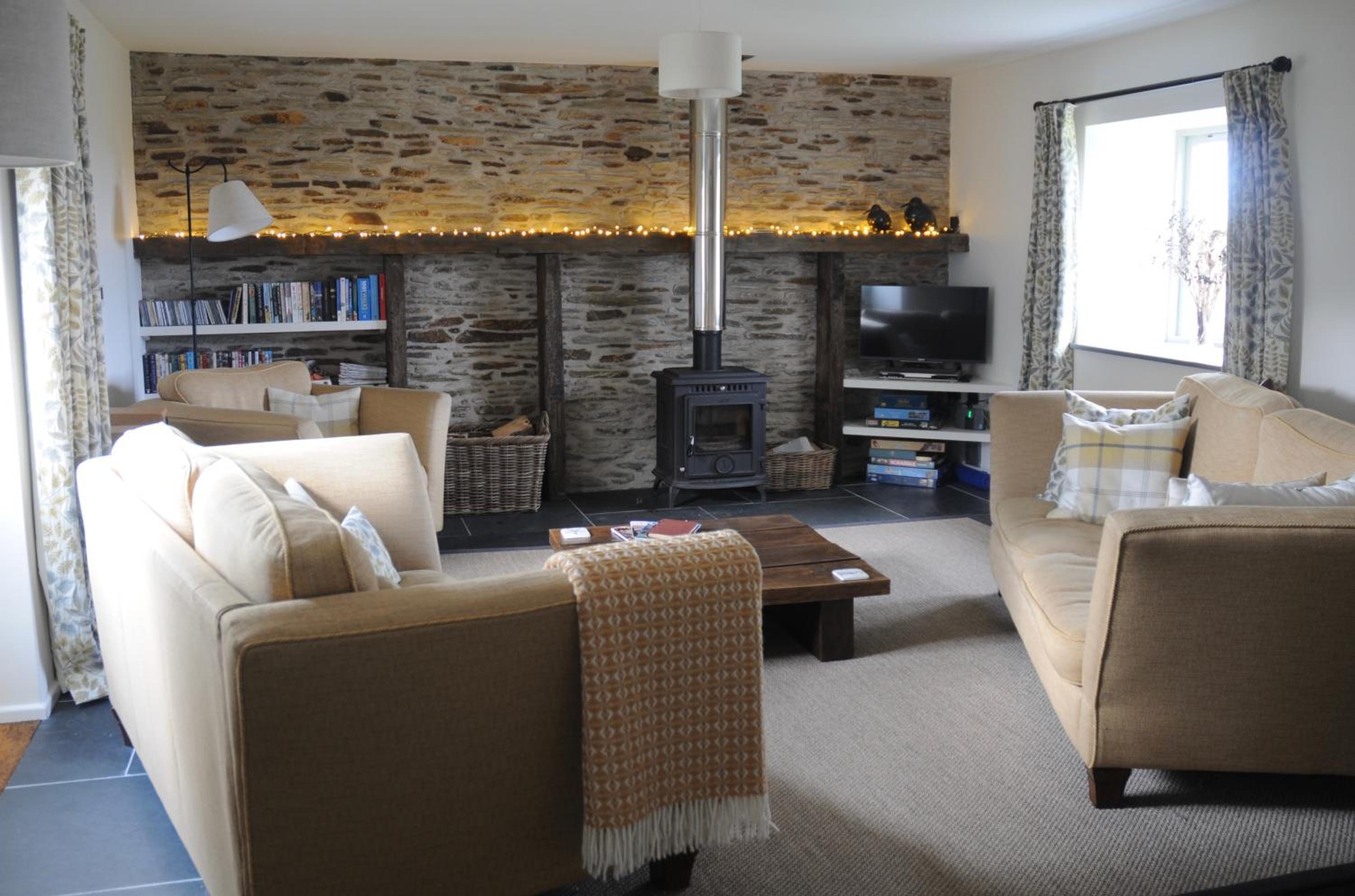 Home Barn Tredinnick, luxury barn near Padstow, Fri-Fri view 3