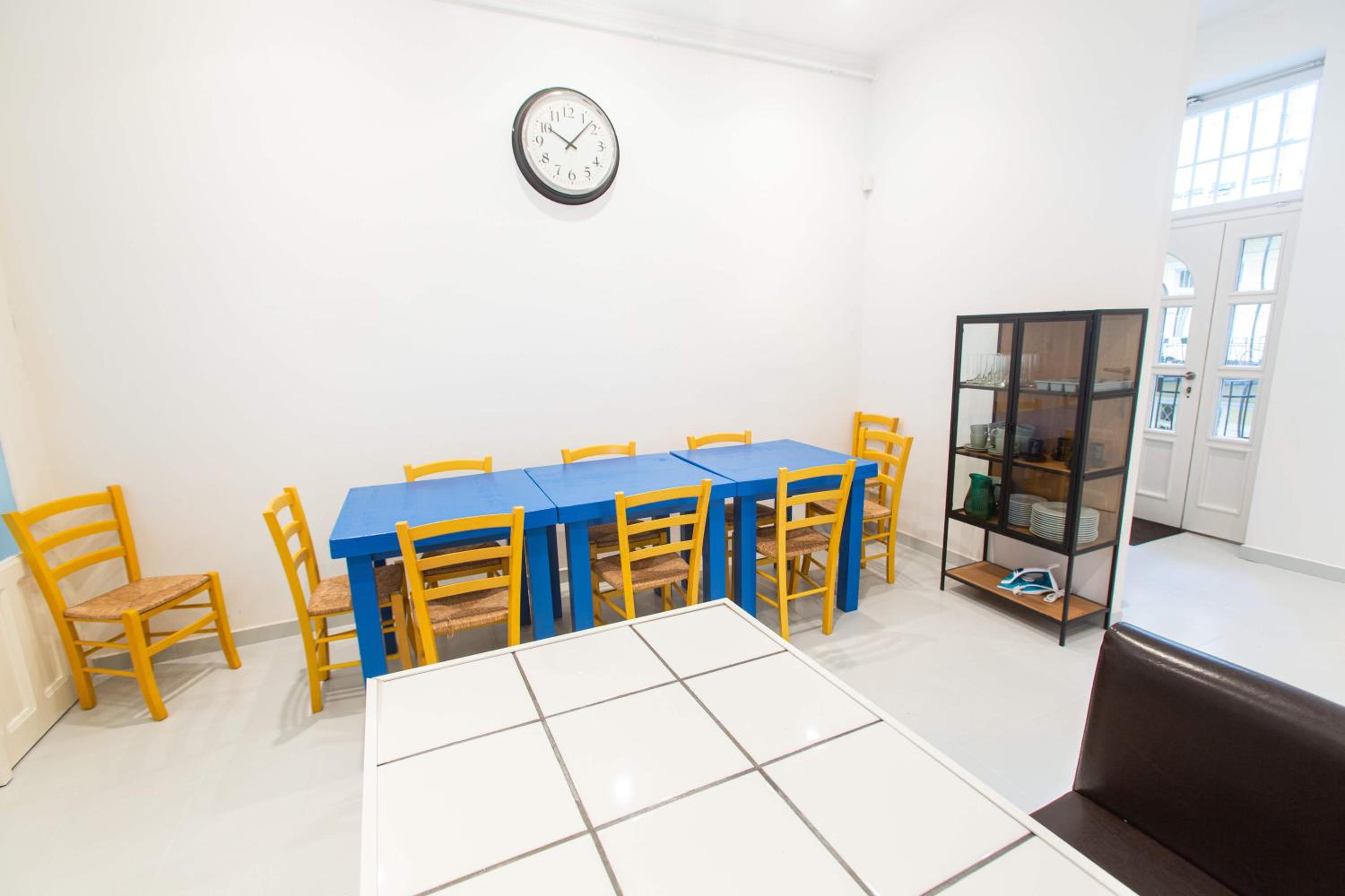 Violin Apartments