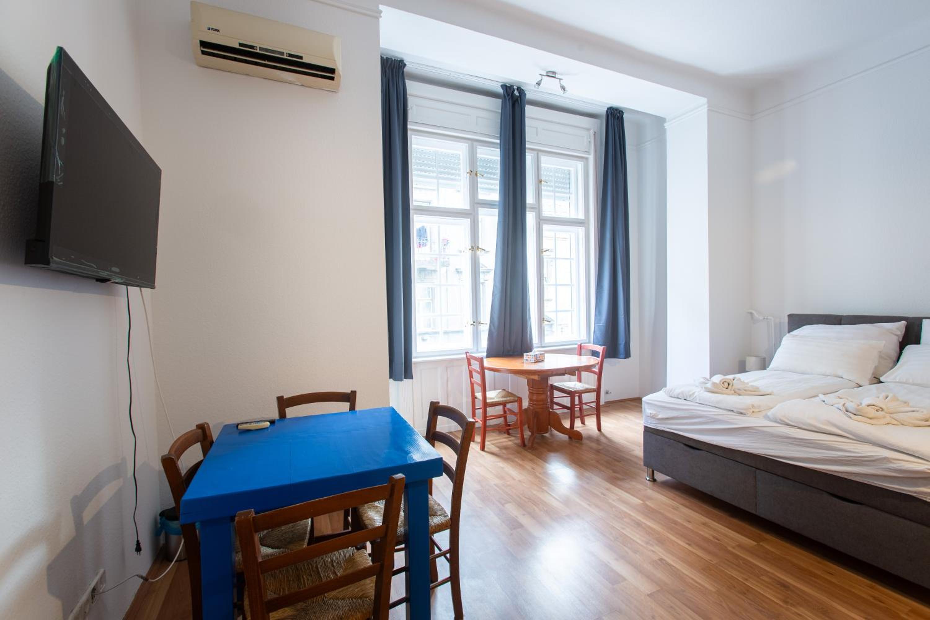 Violin Apartments