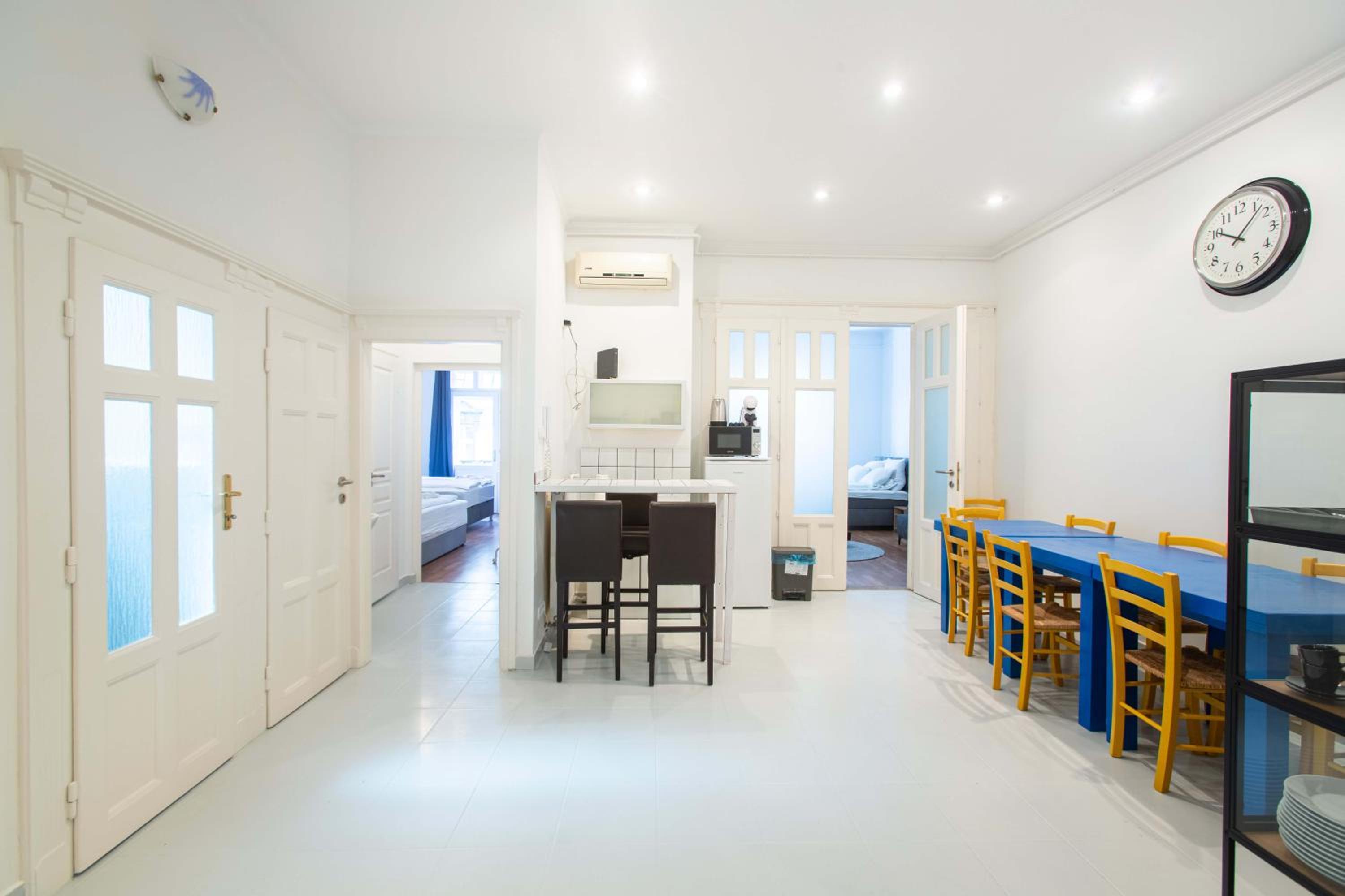 Violin Apartments