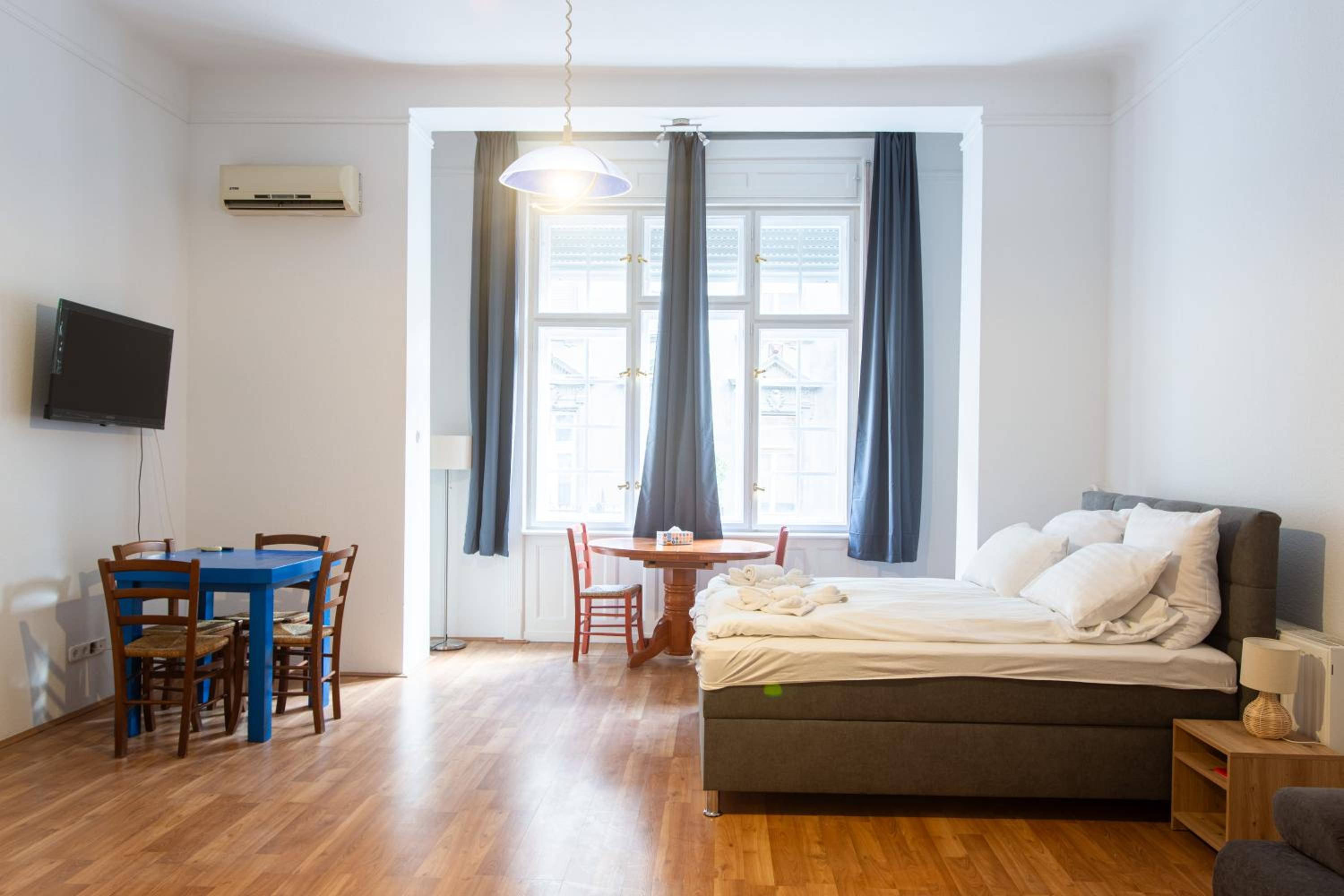 Violin Apartments