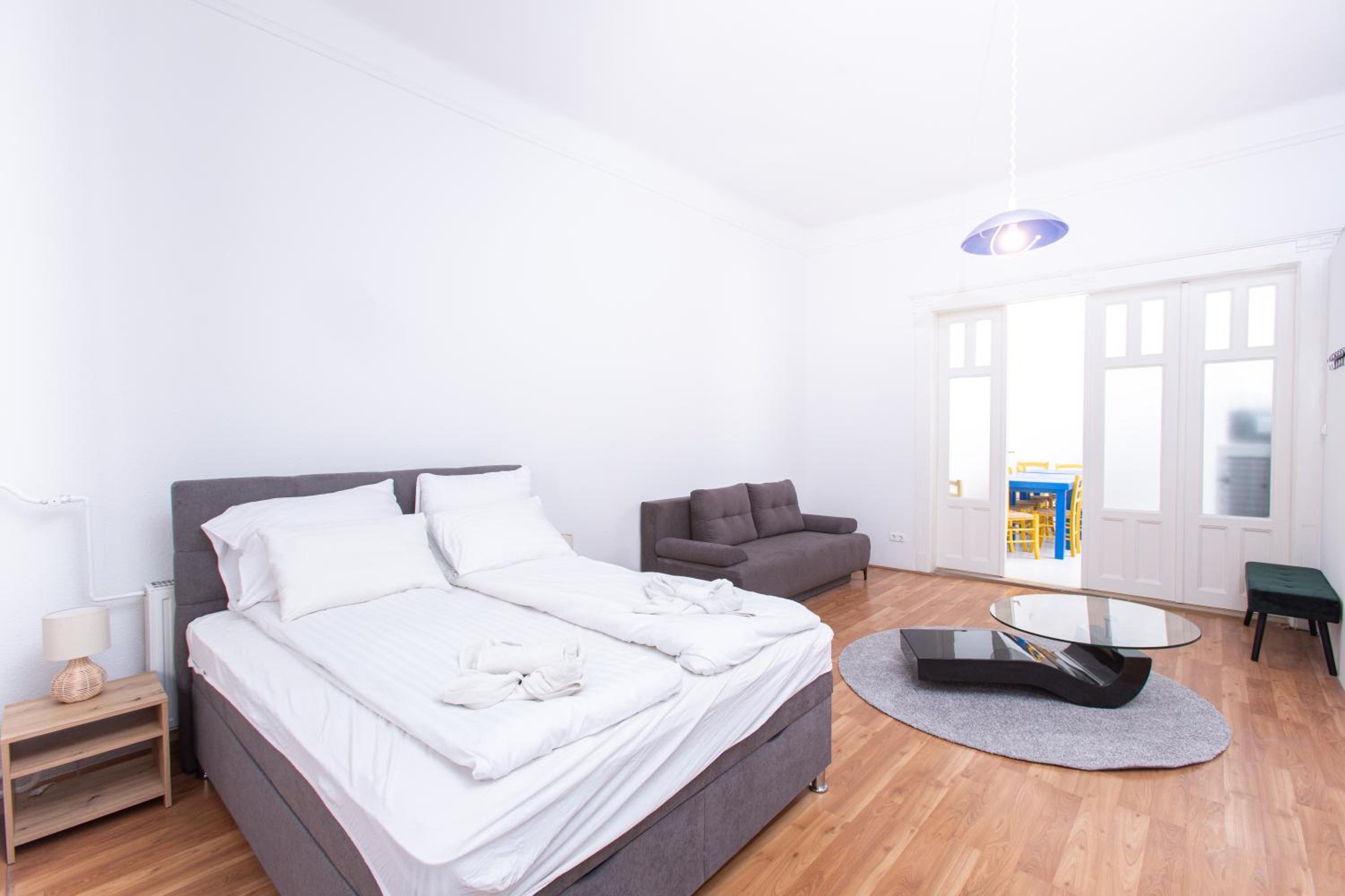 Violin Apartments