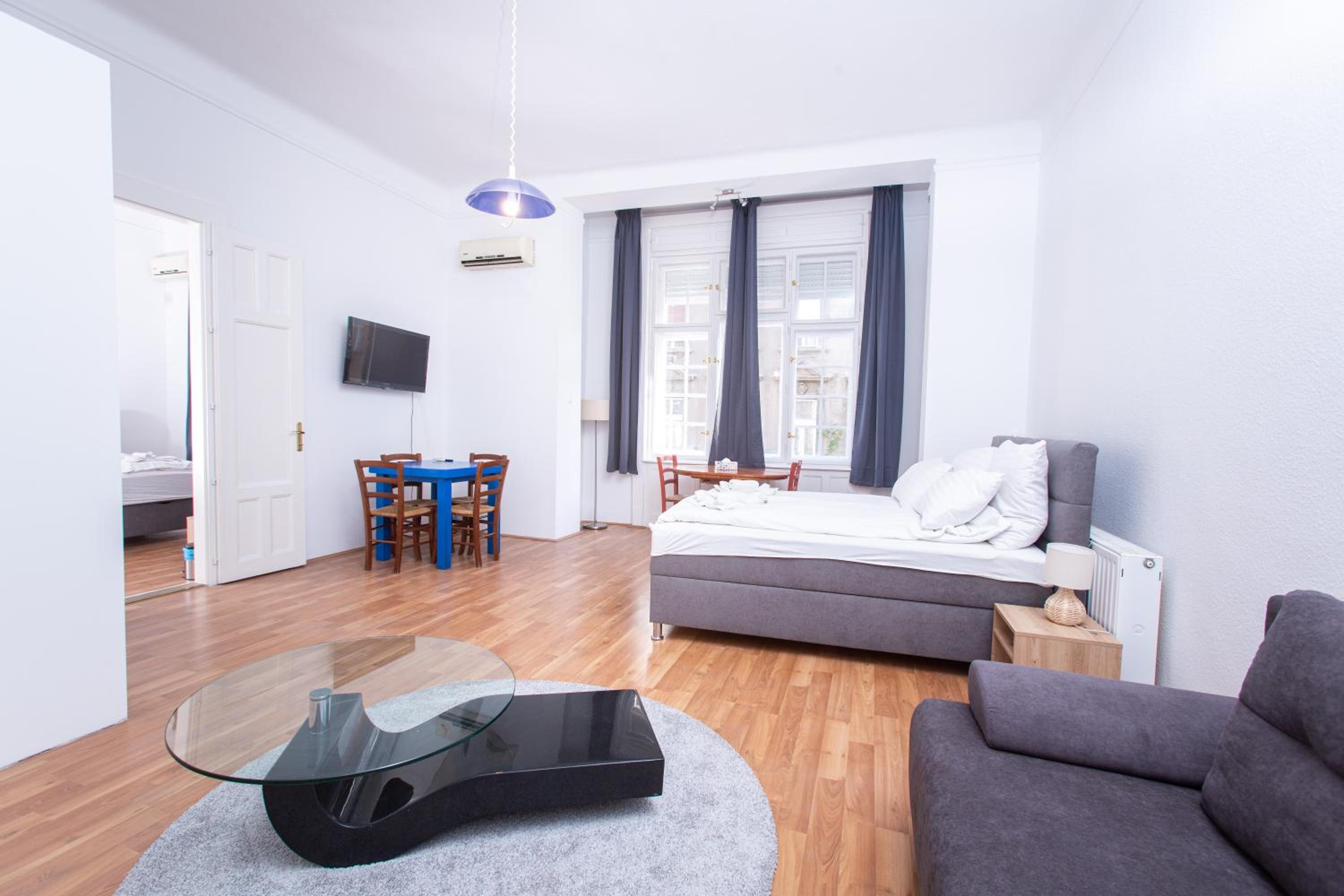 Violin Apartments