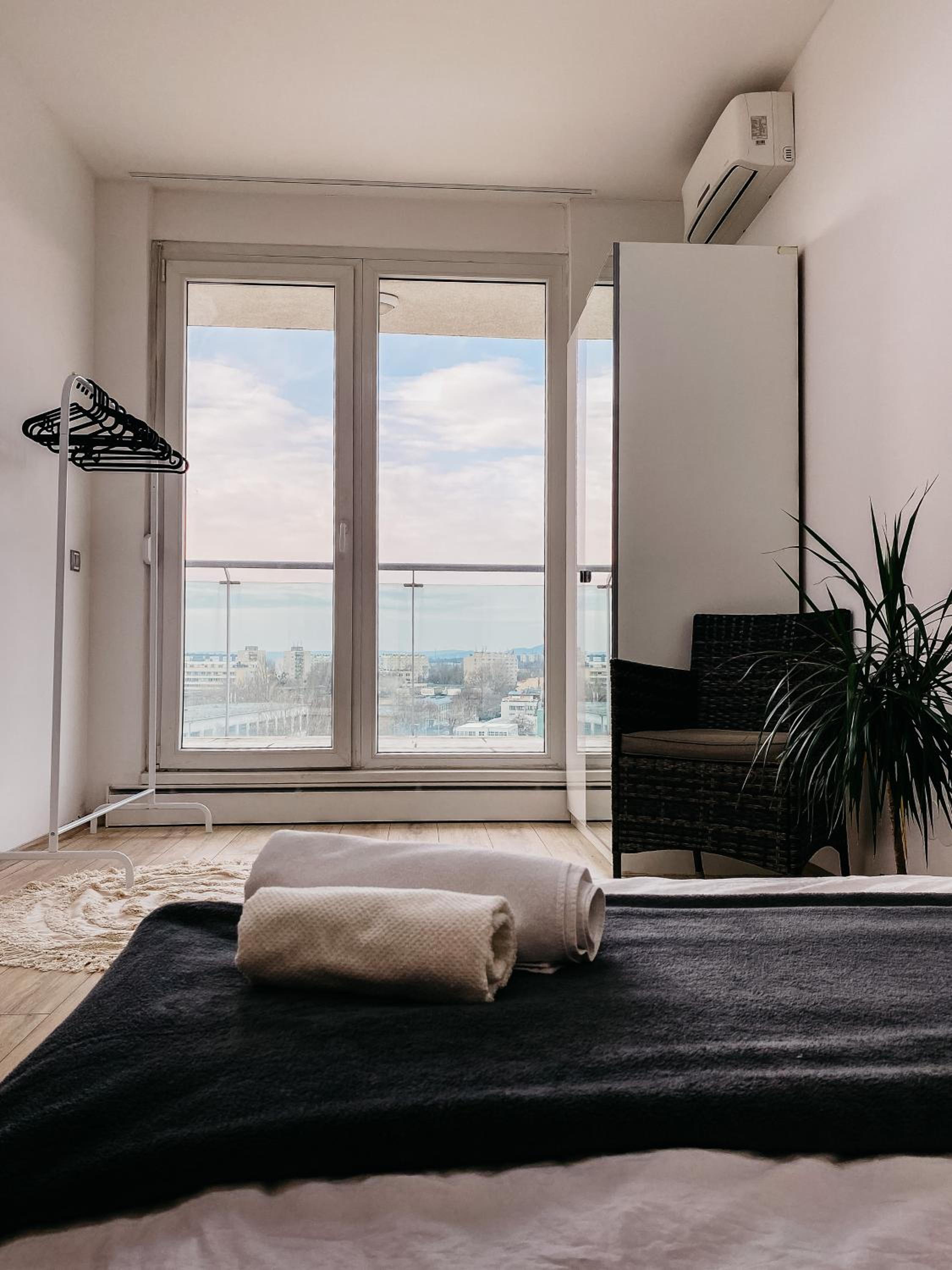 Highrise Horizon Penthouse