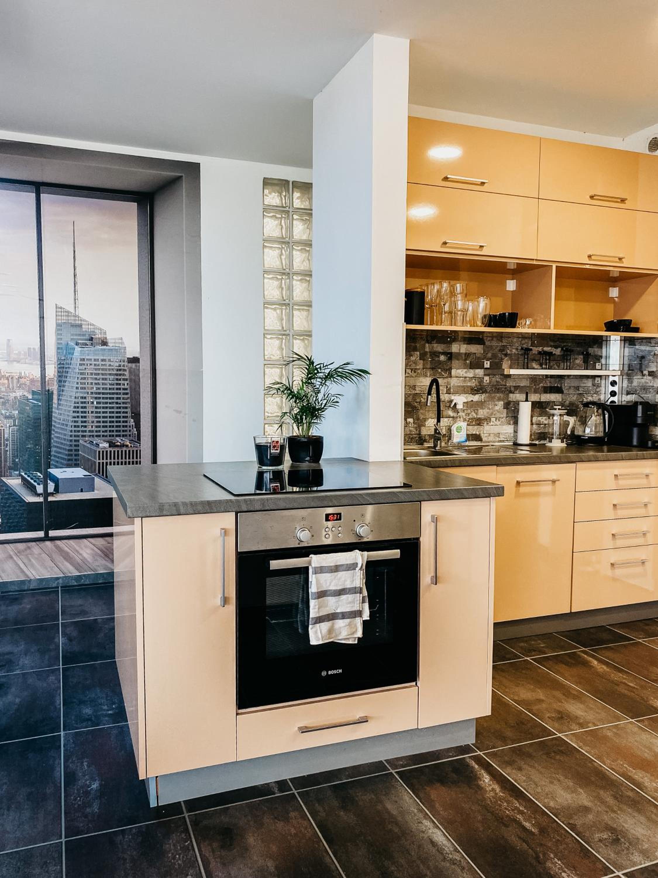 Highrise Horizon Penthouse