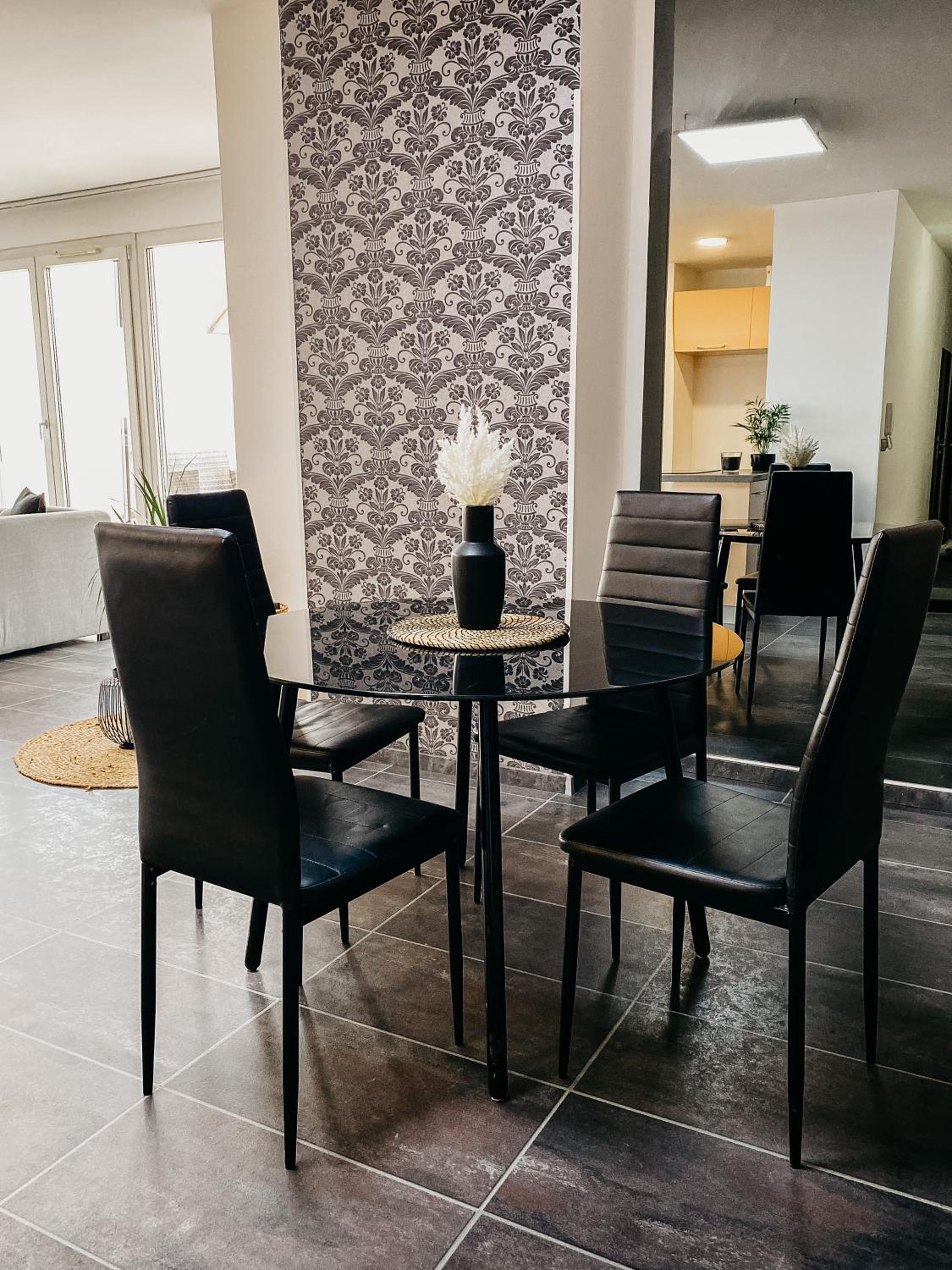 Highrise Horizon Penthouse