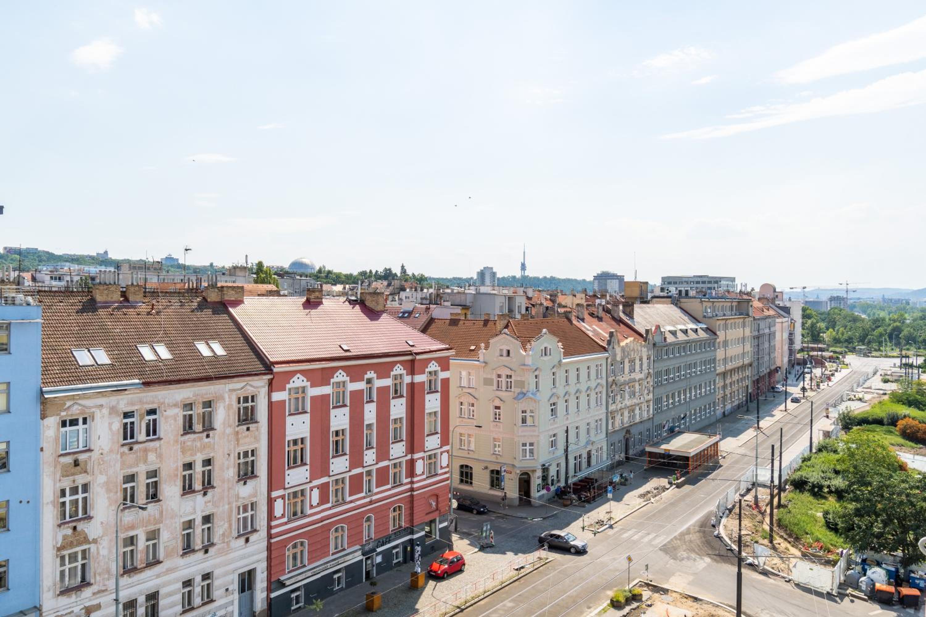 Brand new studio apartment # 45 with free parking in the city center