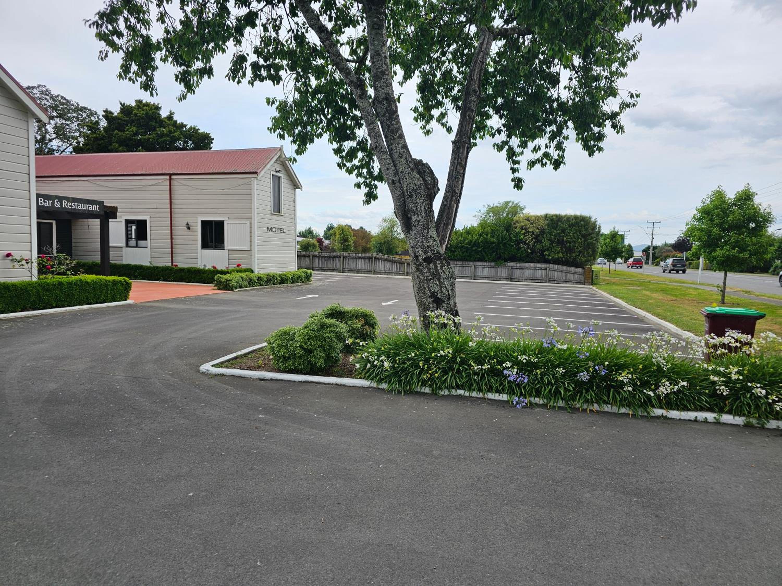 Gateway Motor Inn
