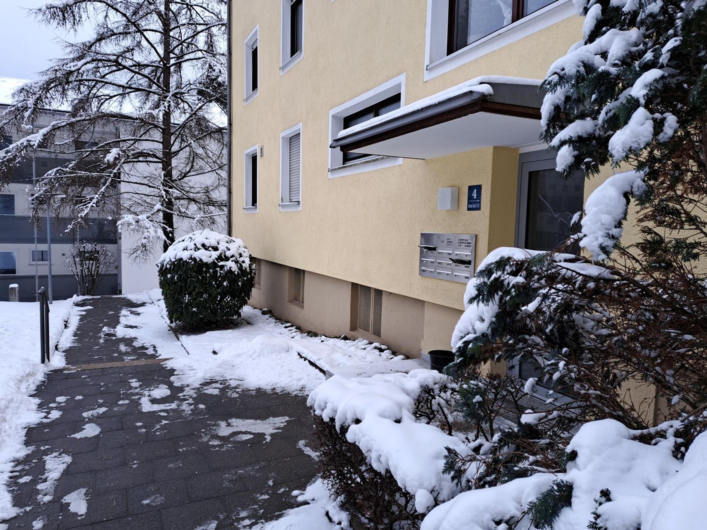 Nichtraucher-Zimmer, Privatunterkunft, mit Sonnenaufgang, Kühlschrank, Ventilator und ruhiger Innenhof Obergeschoss bei Koberstein